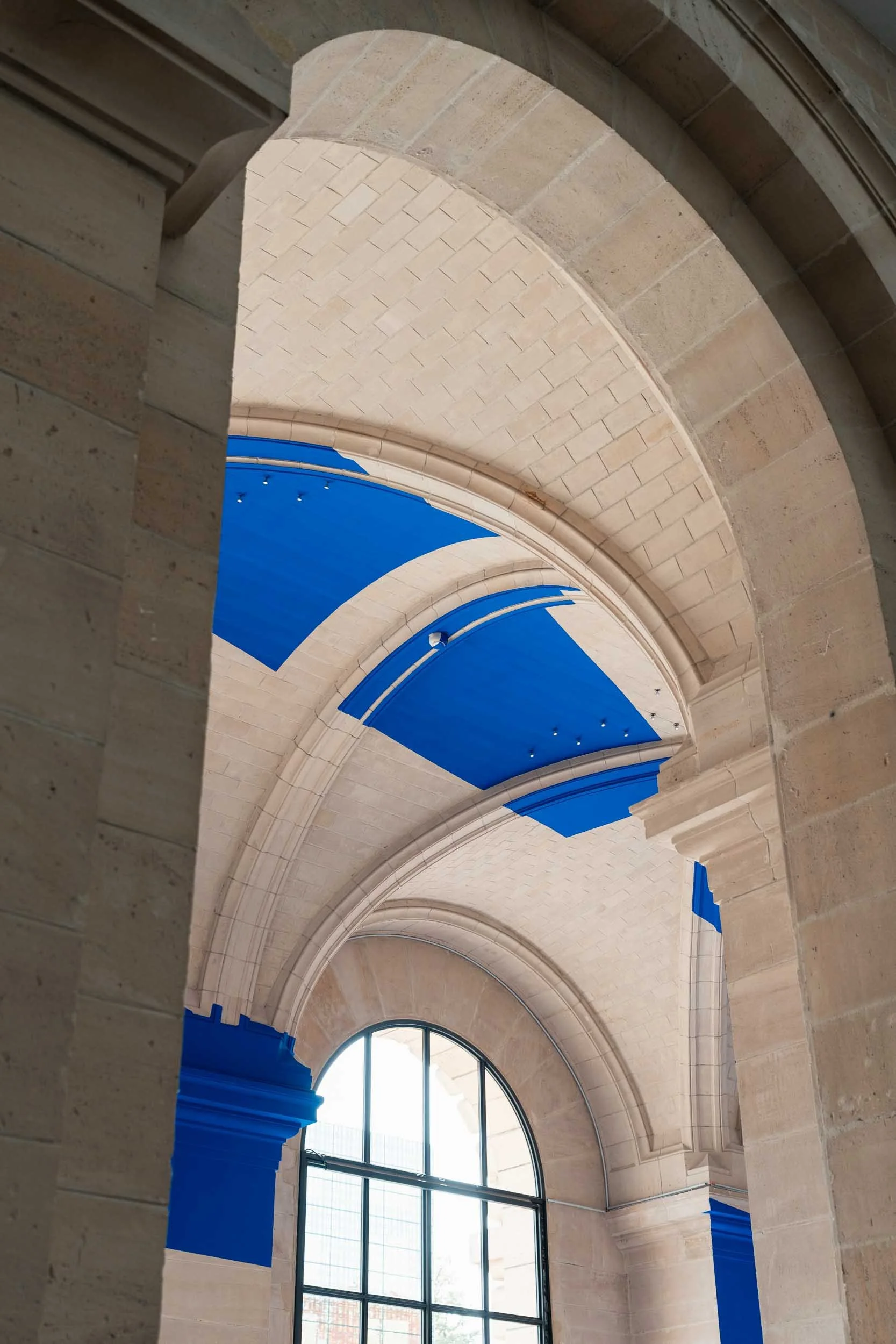 becoming-carmen-france-lille-palais-des-beaux-arts-felice-varini-eclats-de-echoes-art-installation-exhibition