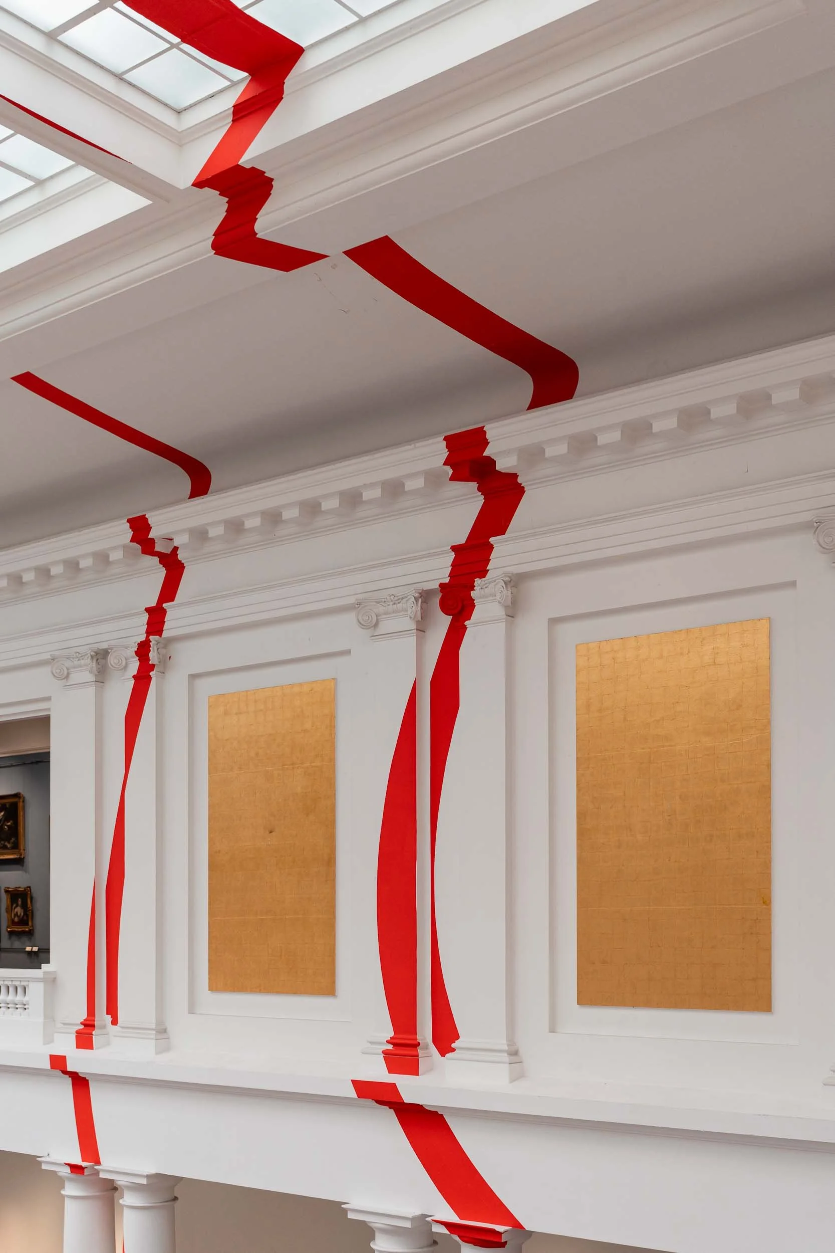 becoming-carmen-france-lille-palais-des-beaux-arts-felice-varini-eclats-de-echoes-art-installation-exhibition