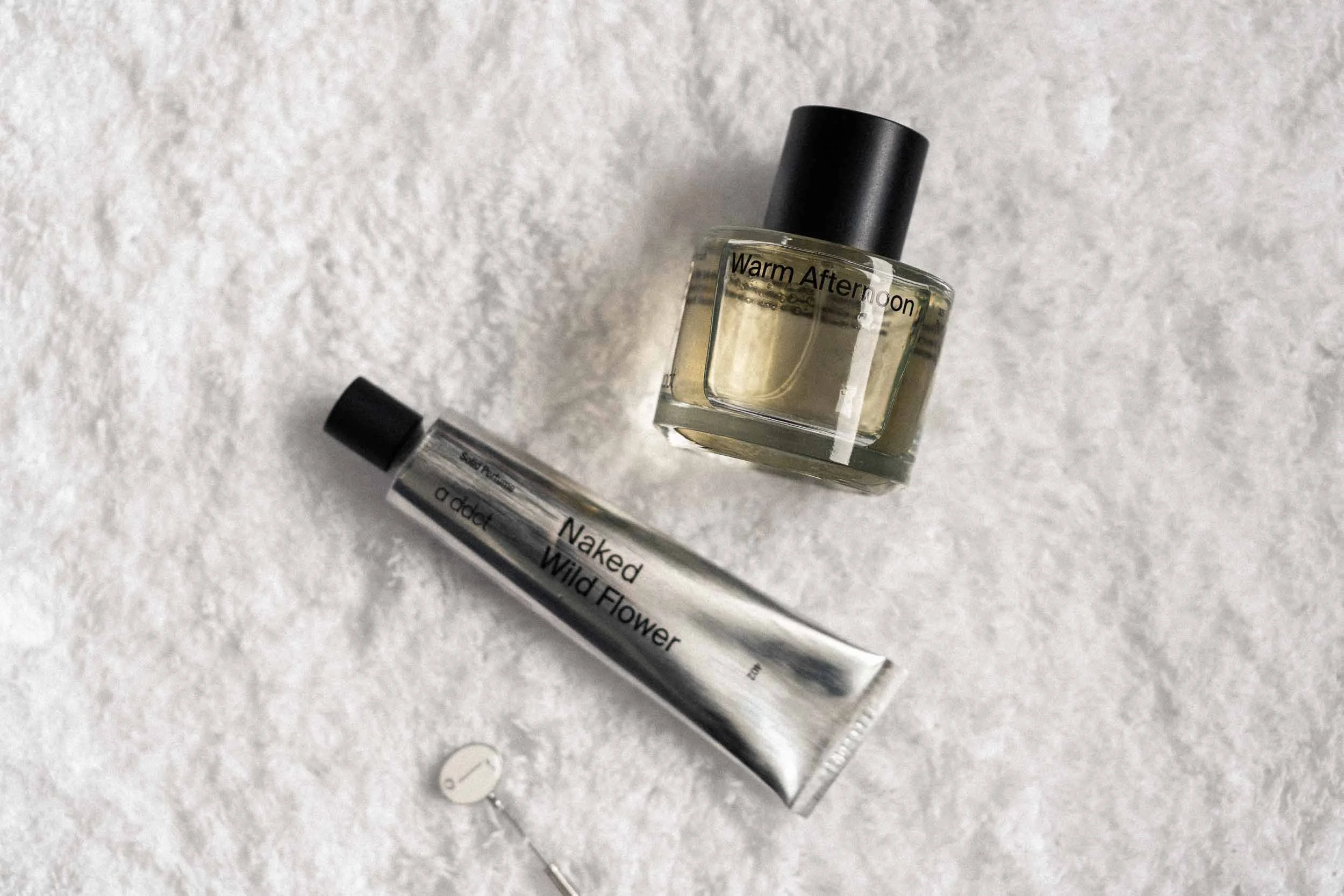 becoming-carmen-a-ddct-warm-afternoon-eau-de-parfum-naked-wild-flower-solid-perfume-korean-fragrance-review