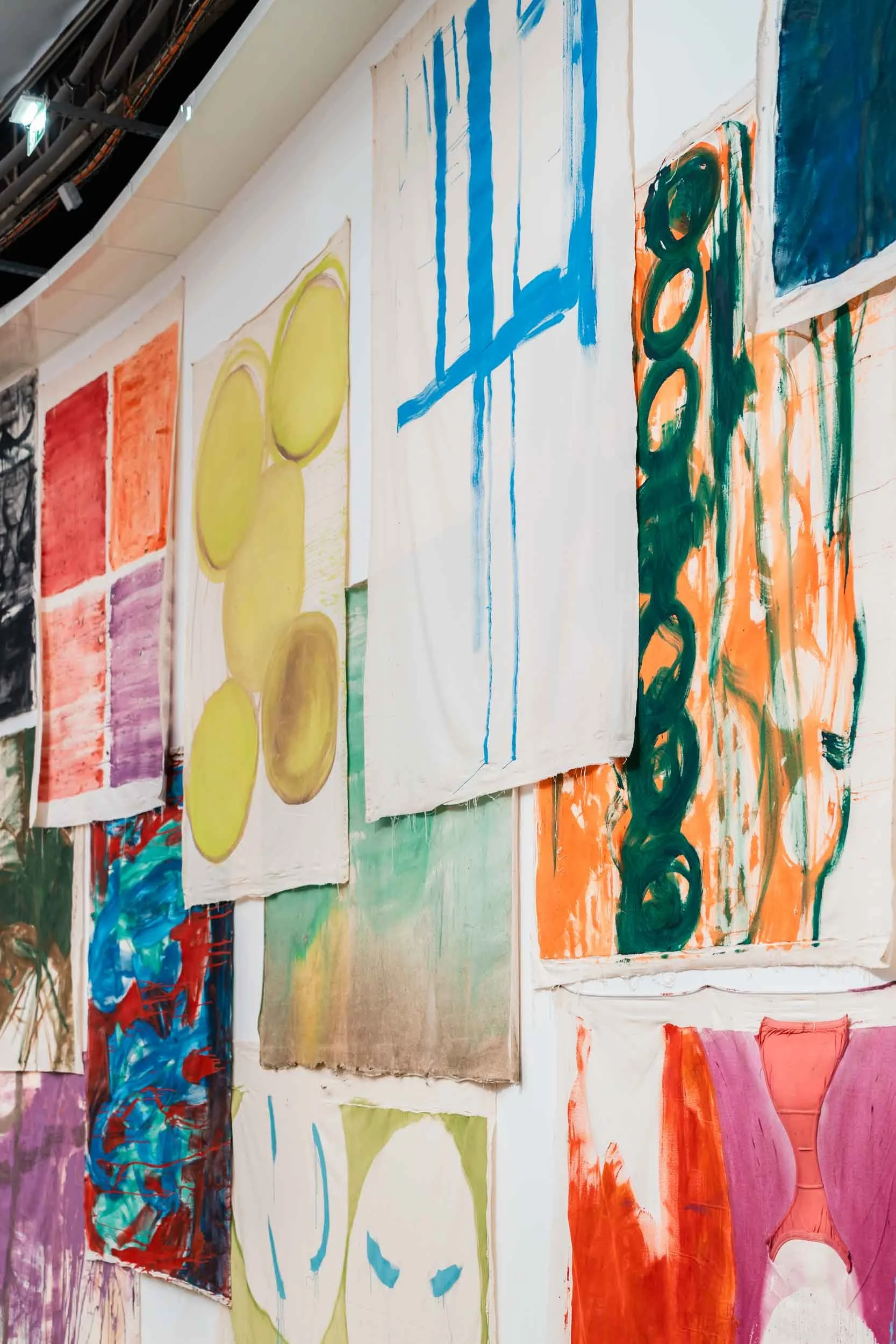 becoming-carmen-travel-france-paris-palais-de-tokyo-art-exhibition-vivian-suter-disco