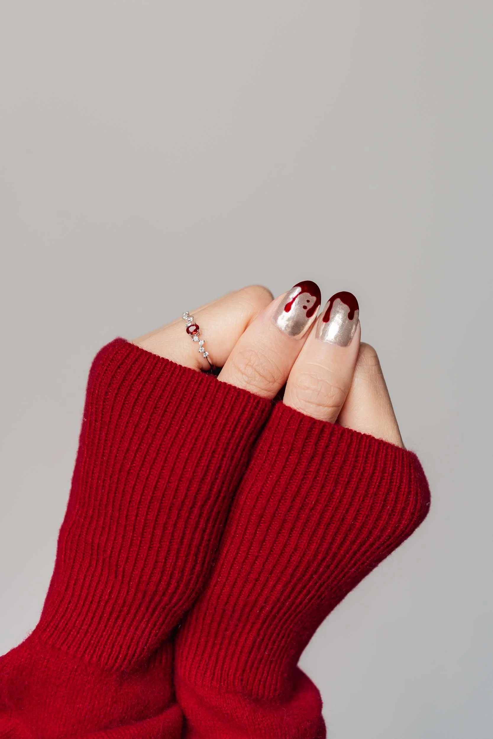 becoming-carmen-nail-inspiration-halloween-blood-drip-vampire-red