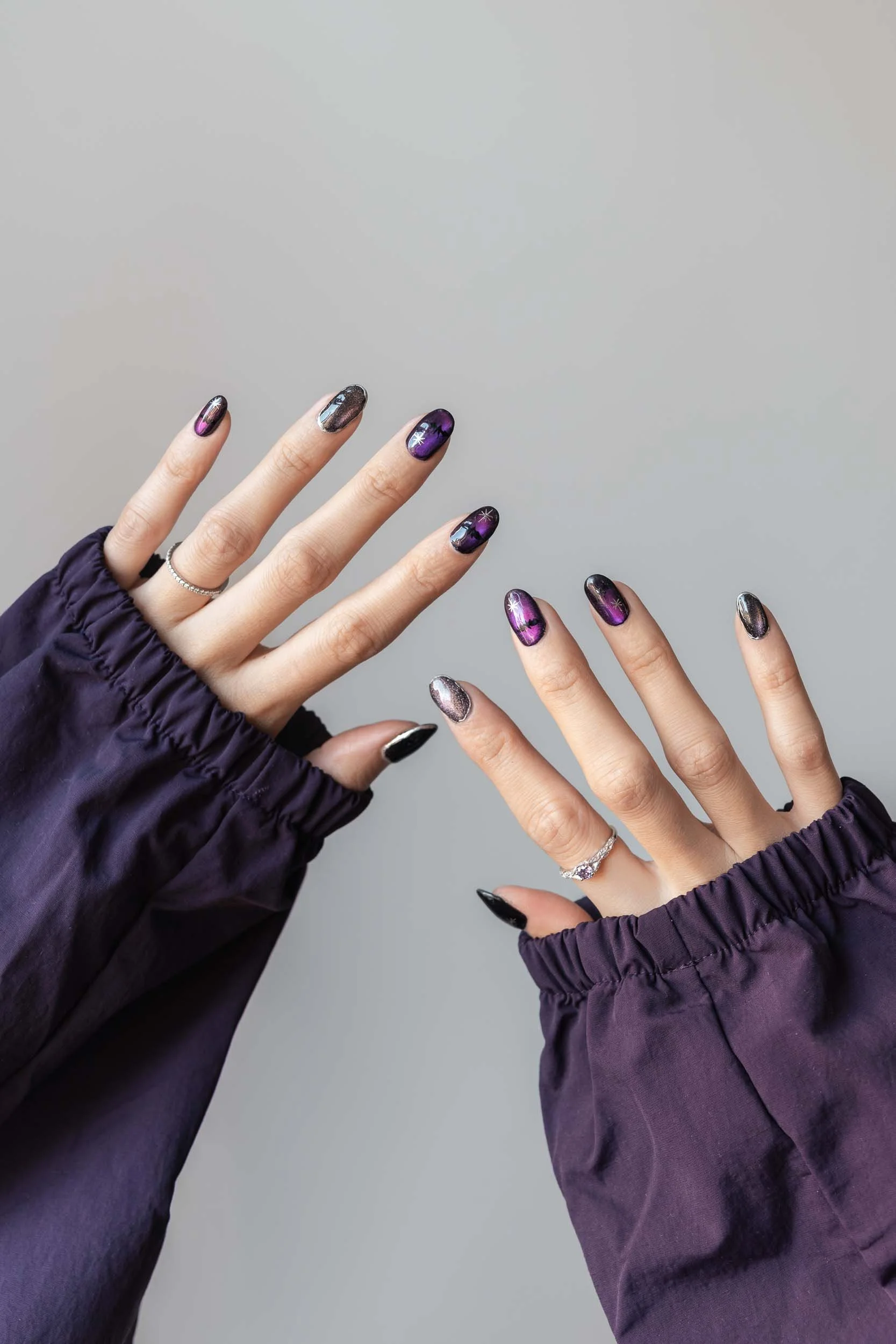 beccoming-carmen-halloween-purple-silver-bat-manicure-nails
