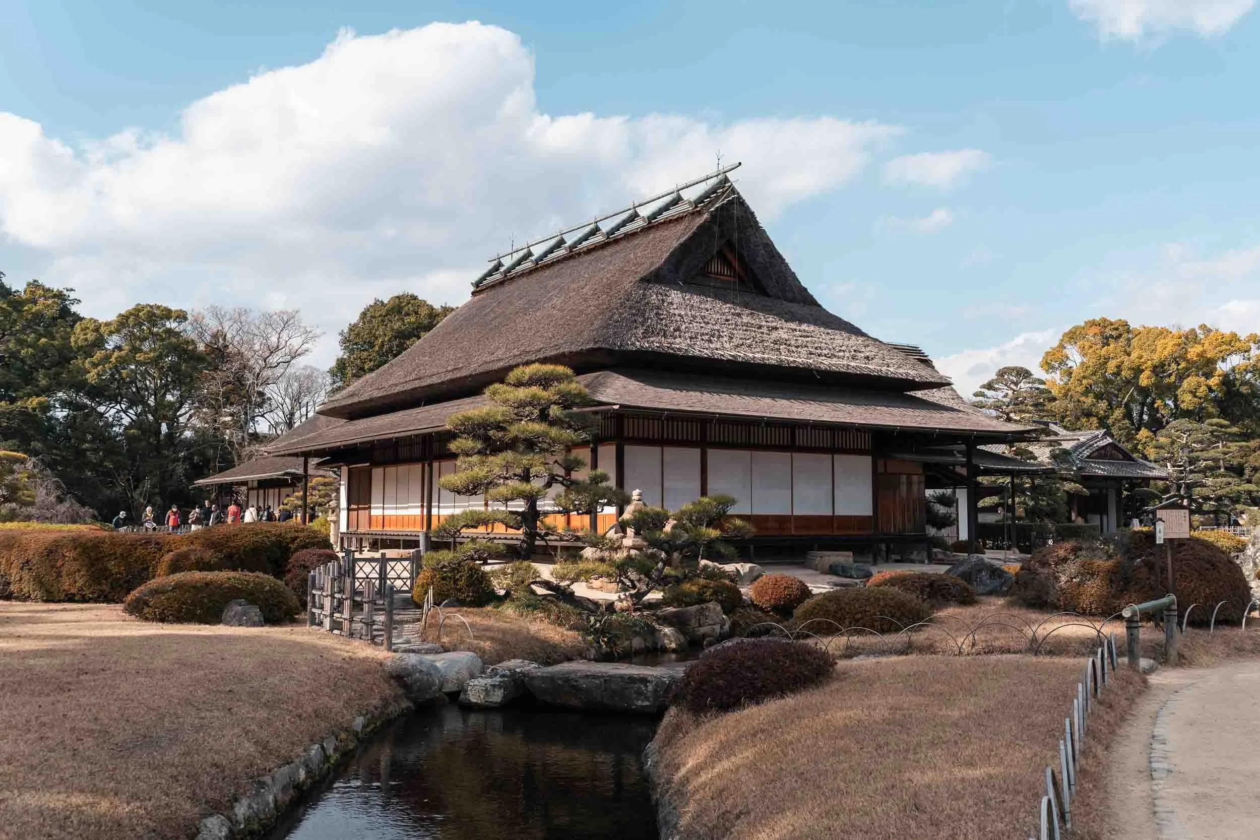 becoming-carmen-travel-guide-japan-okayama-city-korakuen