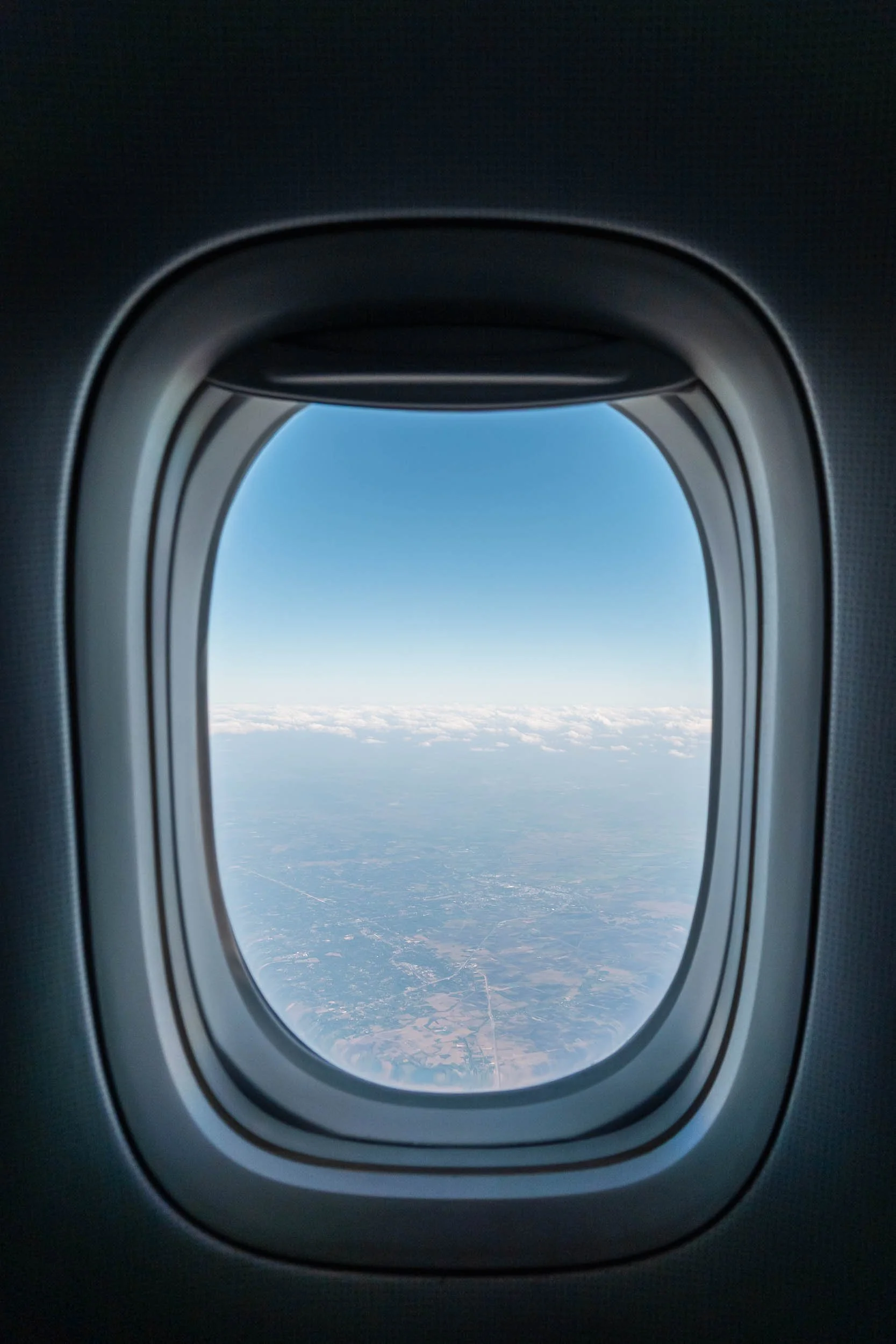 The Seamless Connection of eSIMs: Airalo vs Holafly vs Saily