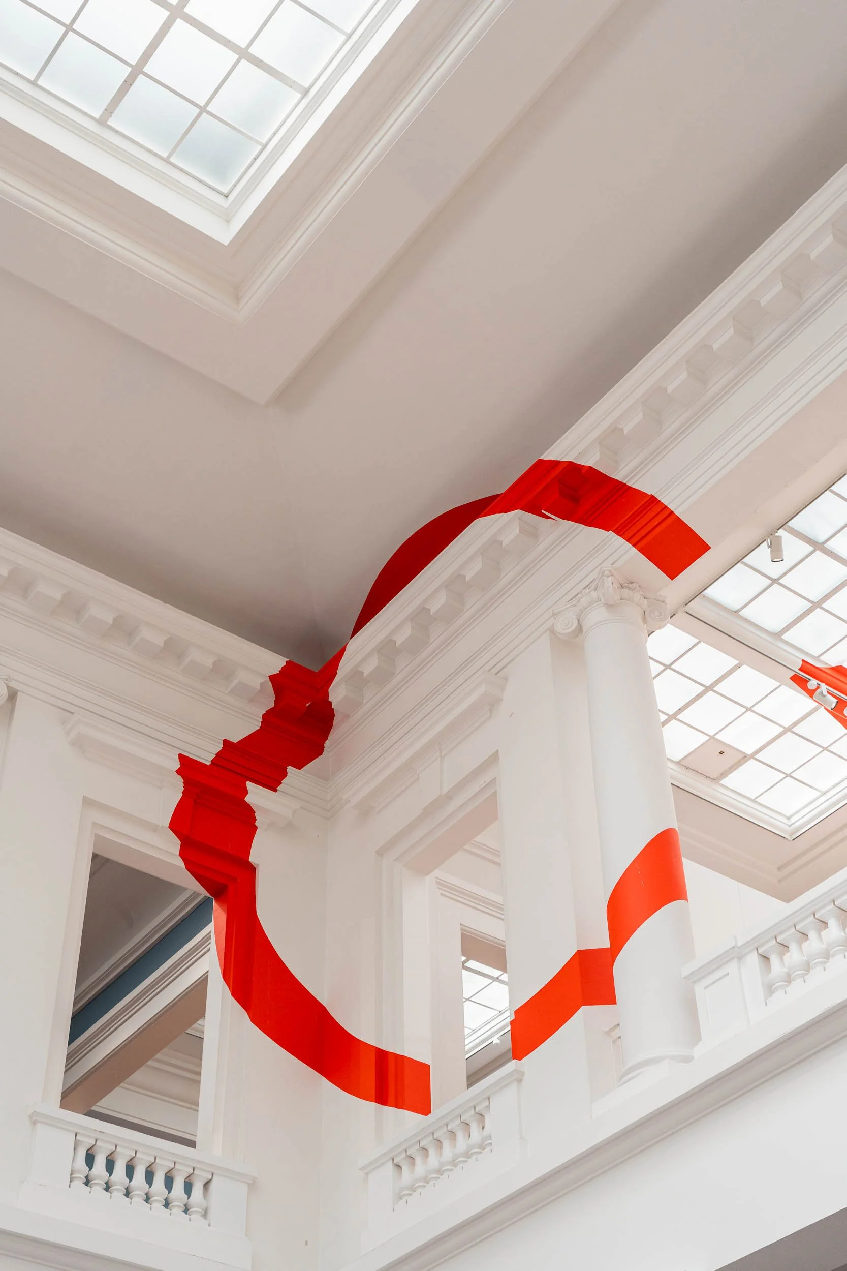 becoming-carmen-france-lille-palais-des-beaux-arts-felice-varini-eclats-de-echoes-art-installation-exhibition