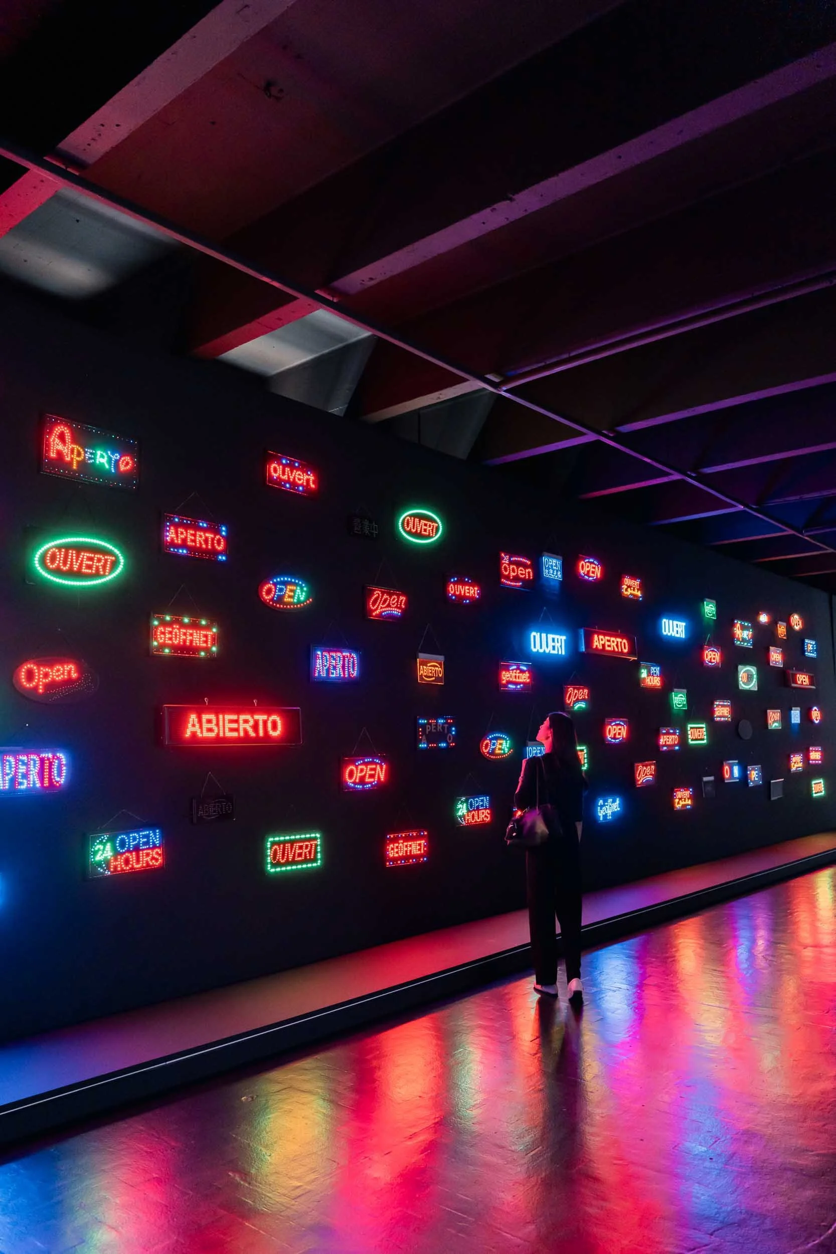 becoming-carmen-travel-france-lille-tripostal-pom-pom-pidou-art-exhibition-pascale-marthine-tayou-open-wall-neon-light