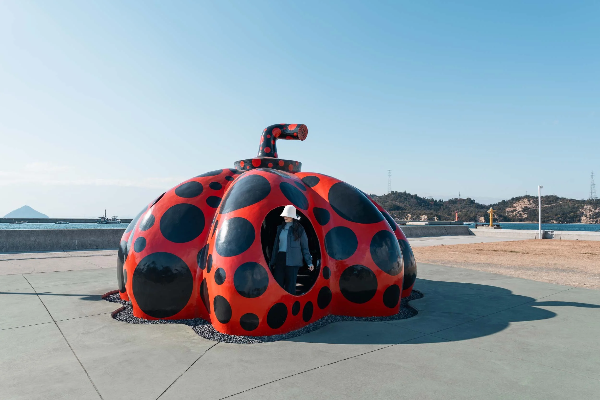 becoming-carmen-travel-guide-japan-naoshima-island-yayoi-kusama-red-pumpkin-miyanoura-port