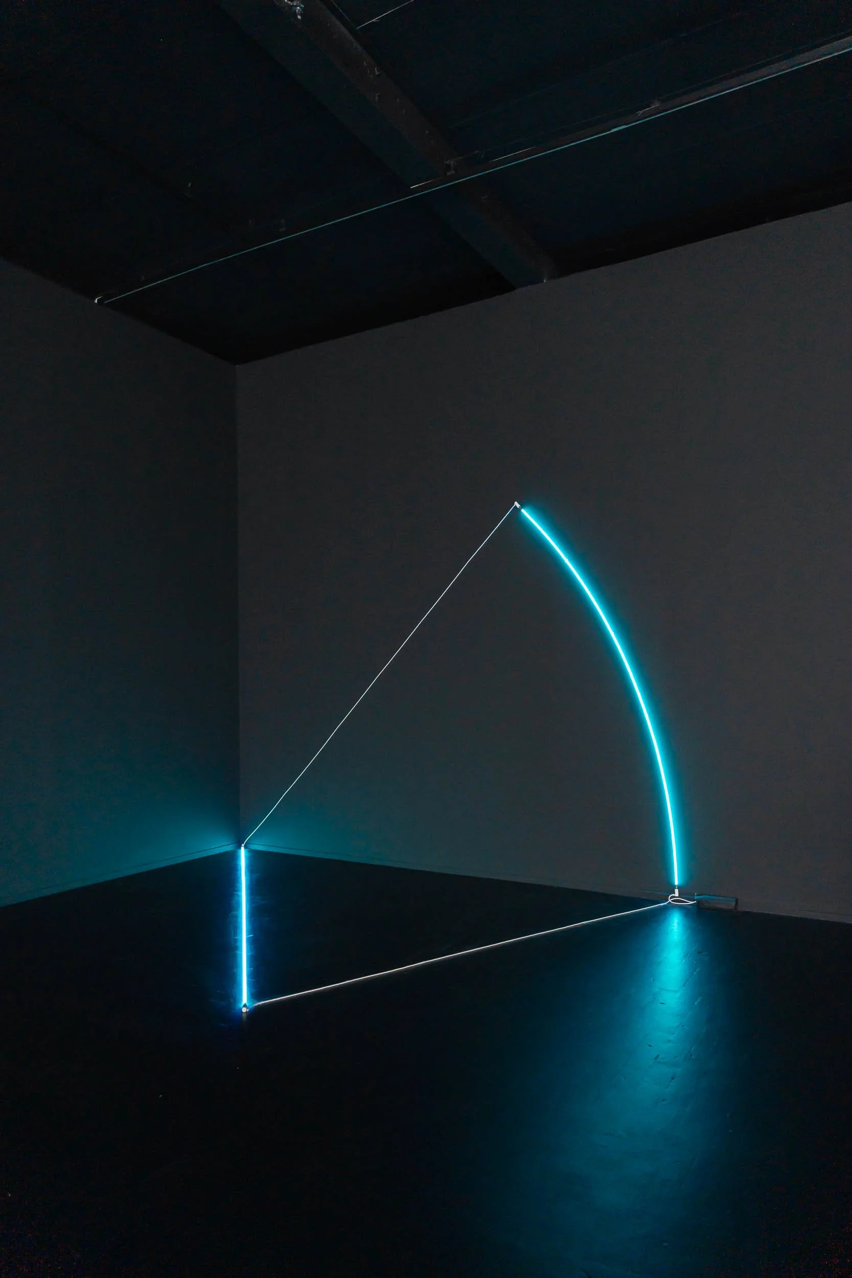 becoming-carmen-travel-france-lille-tripostal-pom-pom-pidou-art-exhibition-francois-morellet-1-rayon-de-1-8-de-cercle