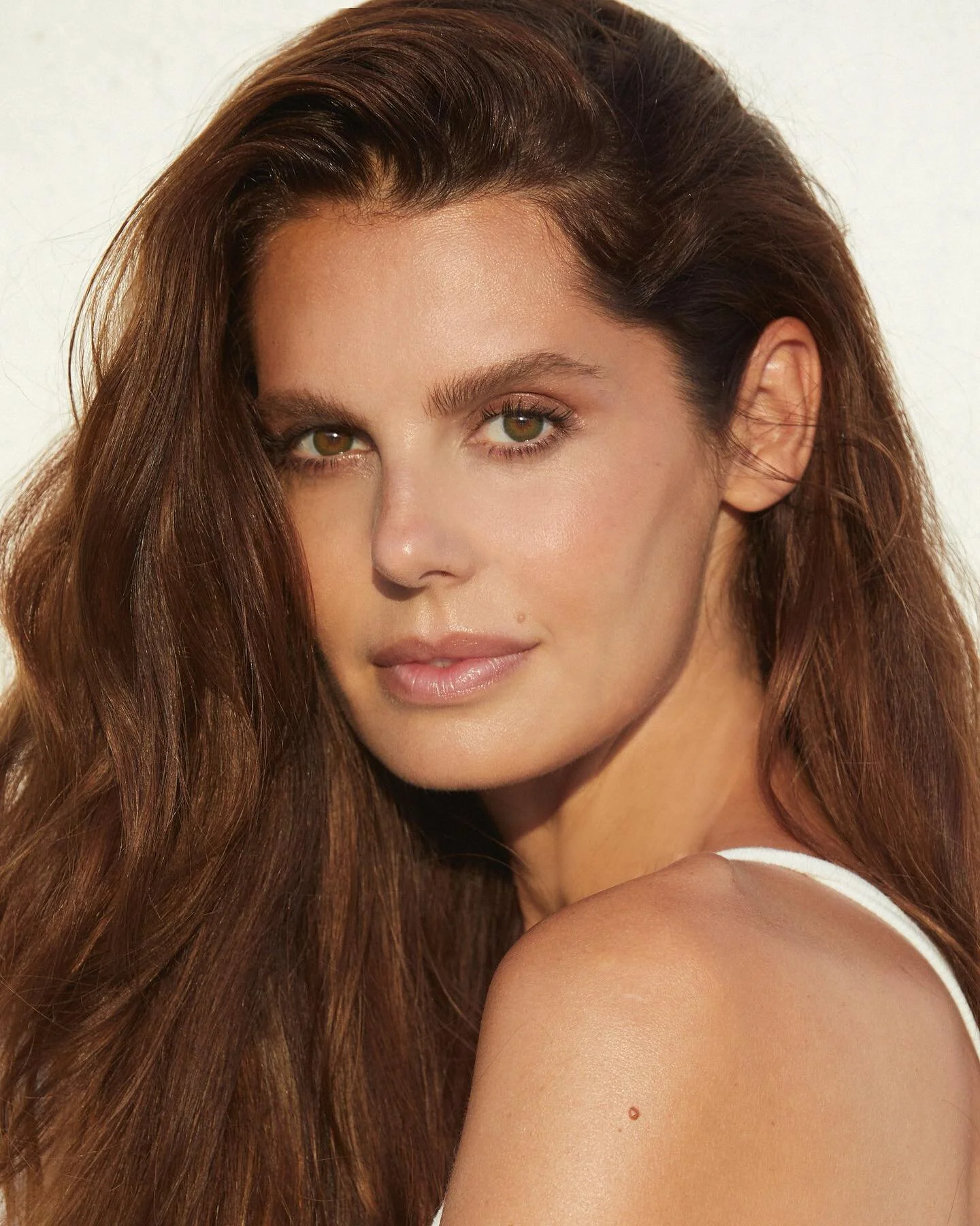 &ldquo;Worlds change when the eyes meet.&rdquo; #happymonday #newweek #letsgo #newopportunities #grateful #love #model #stulist #humanitarian #nofilter #sunkissed #peace #joy #bulgariangirl #photooftheday #photo #photography #portrait #skin #hazeleye