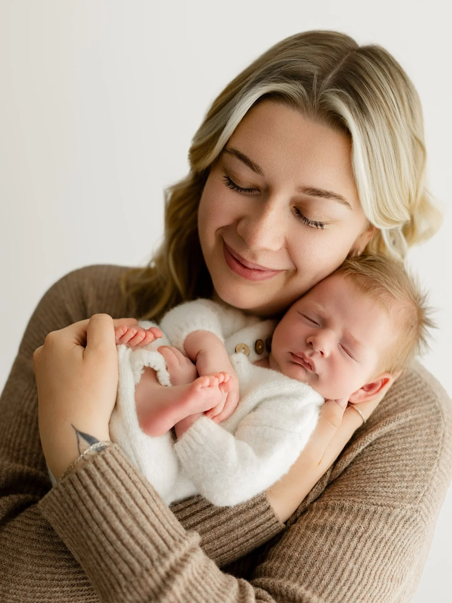 I&rsquo;m always honoured to be trusted with all of your sweet babies&hellip; but when someone drive two hours each way to see me? My heart practically explodes ✨

Would you just look at this perfect little guy and his beautiful mama from today!