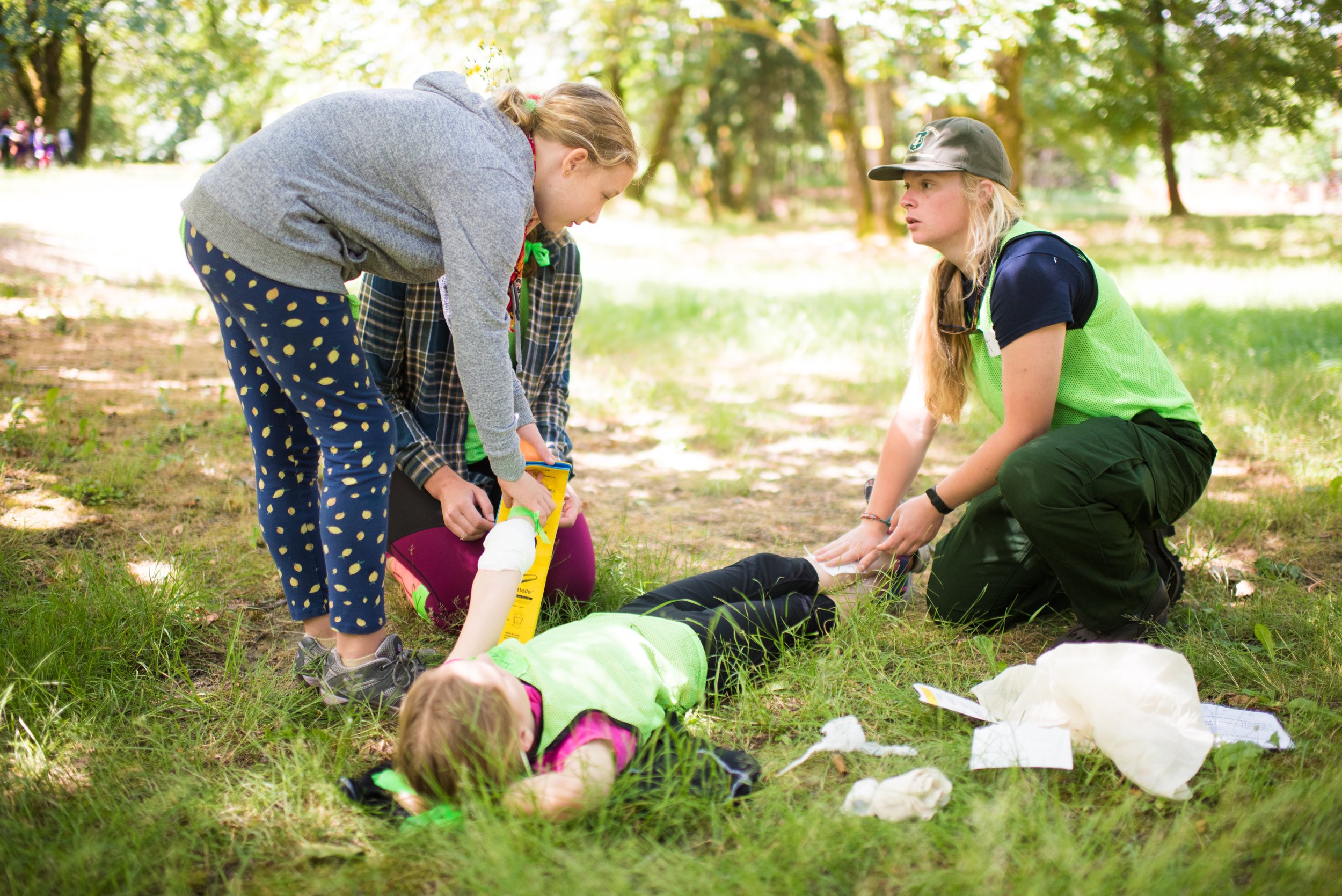 7010-0402_c-splint_child_learning_to_inuse_2.jpg
