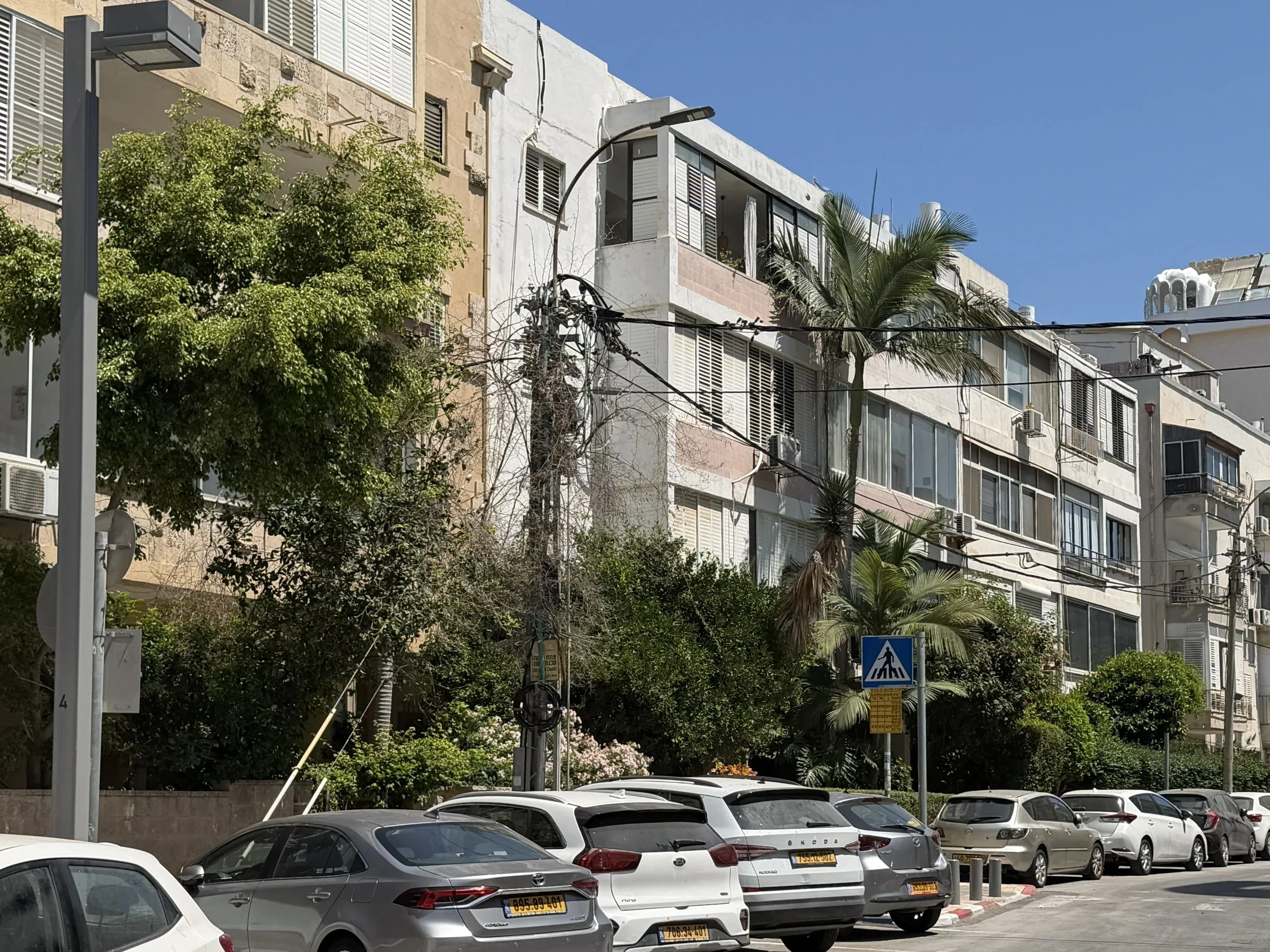 tel_aviv120.jpg