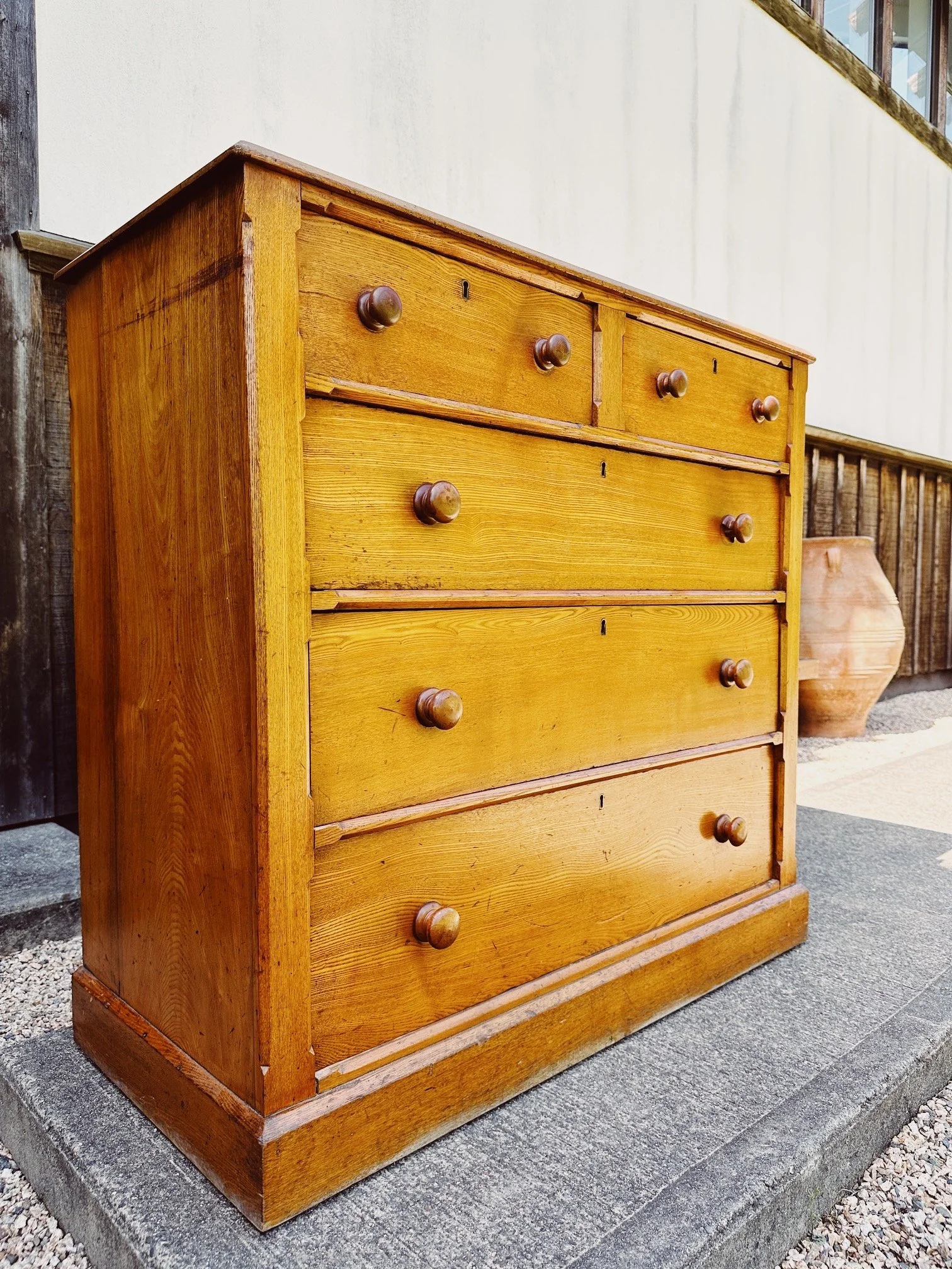 chest of drawers (4).JPG