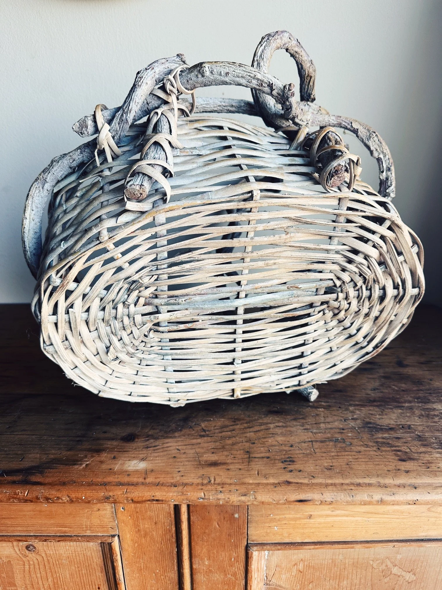 twig handle basket (10).JPG