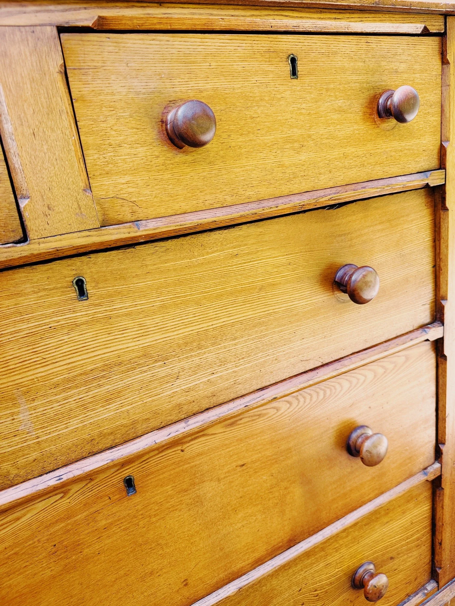 chest of drawers (9).JPG