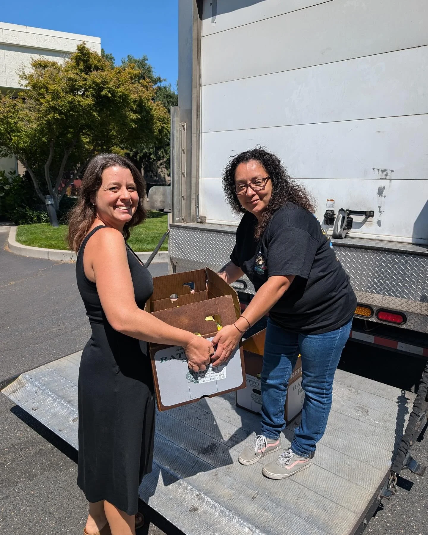 Community partner spotlight 🥕

We love our friends at @the_food_initiative and this summer we have shared hundreds of pounds of produce with them. Thanks to our wonderful staff, and to all of you who show up each week to help us harvest and keep the