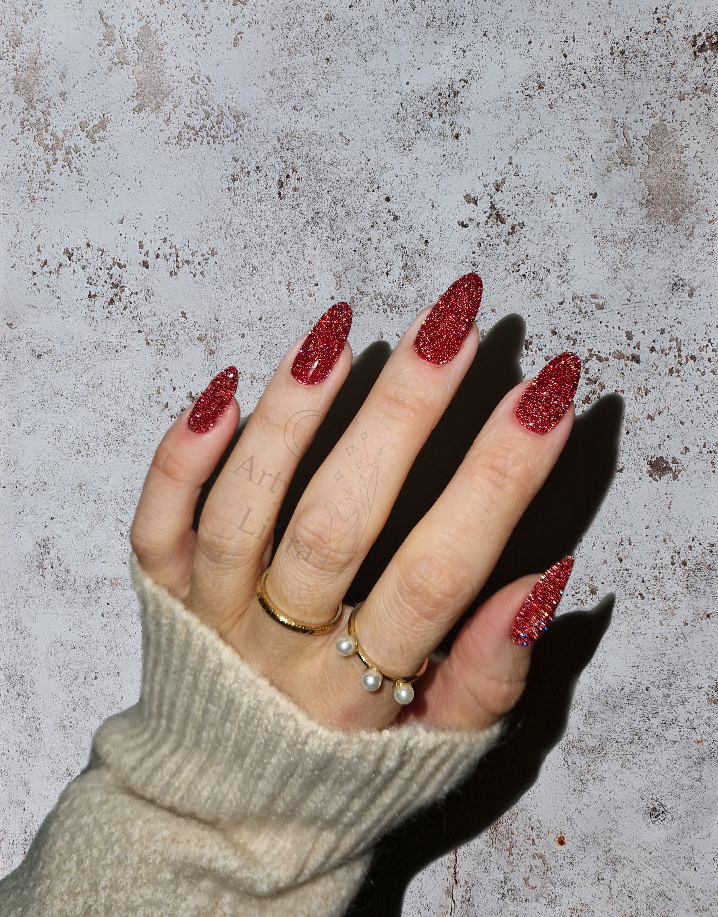 Nail Art by Robin Moses: Dark Matte Red Nails with Henna and Sponge  Accents! 