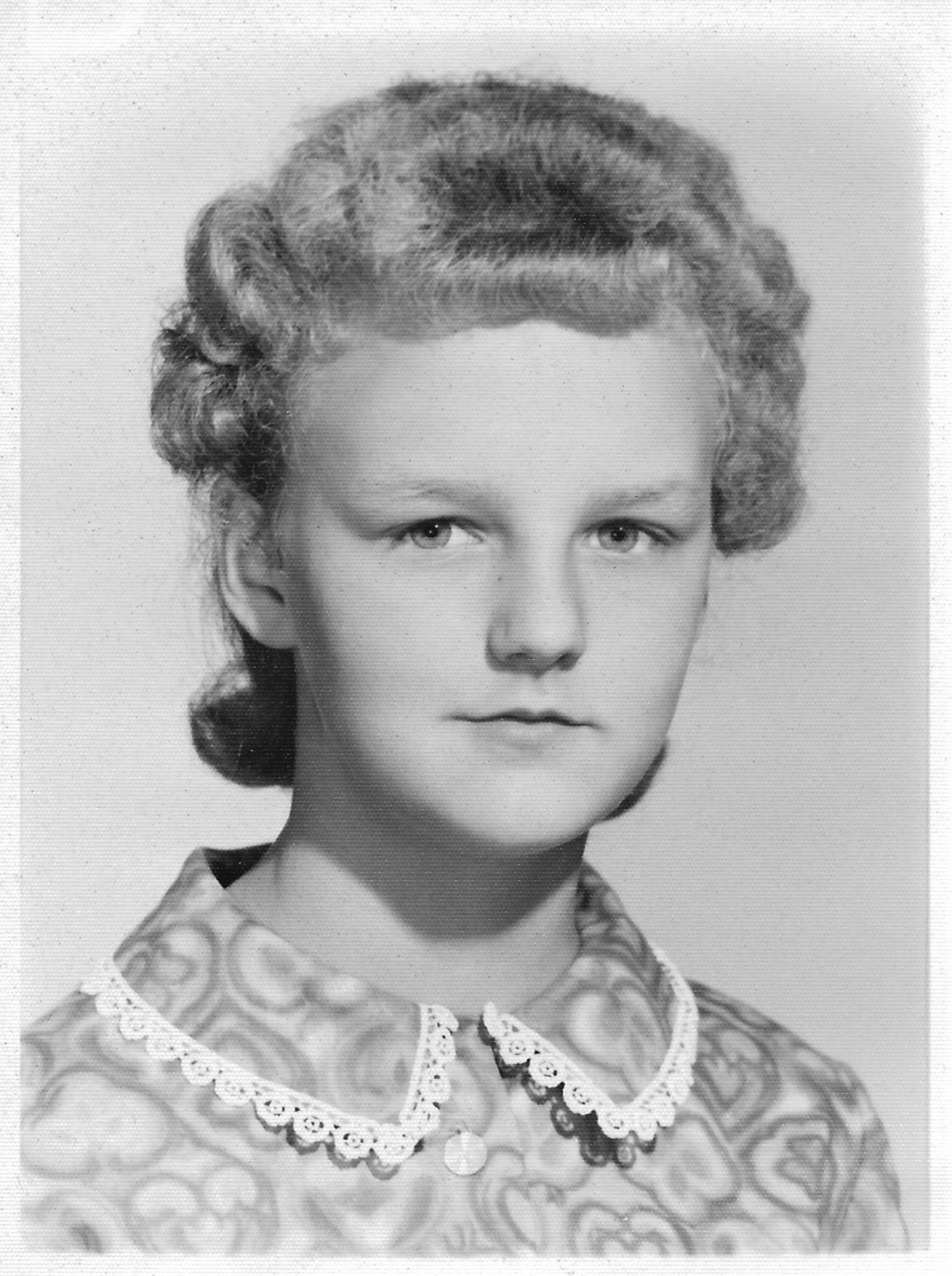 April Lorraine Bennett Oct 1962 6th grade Tualatin Grade Sch.jpg