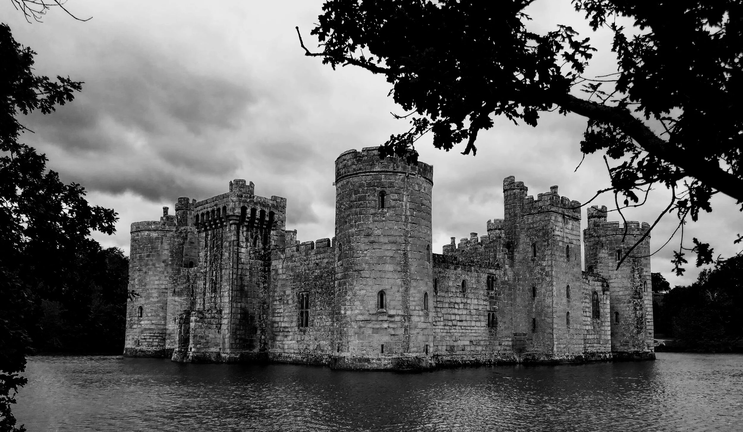 Ghosts Around the World: Castle Fever
