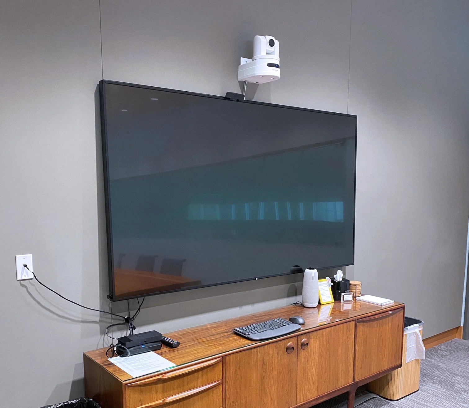 conference_TV.JPG