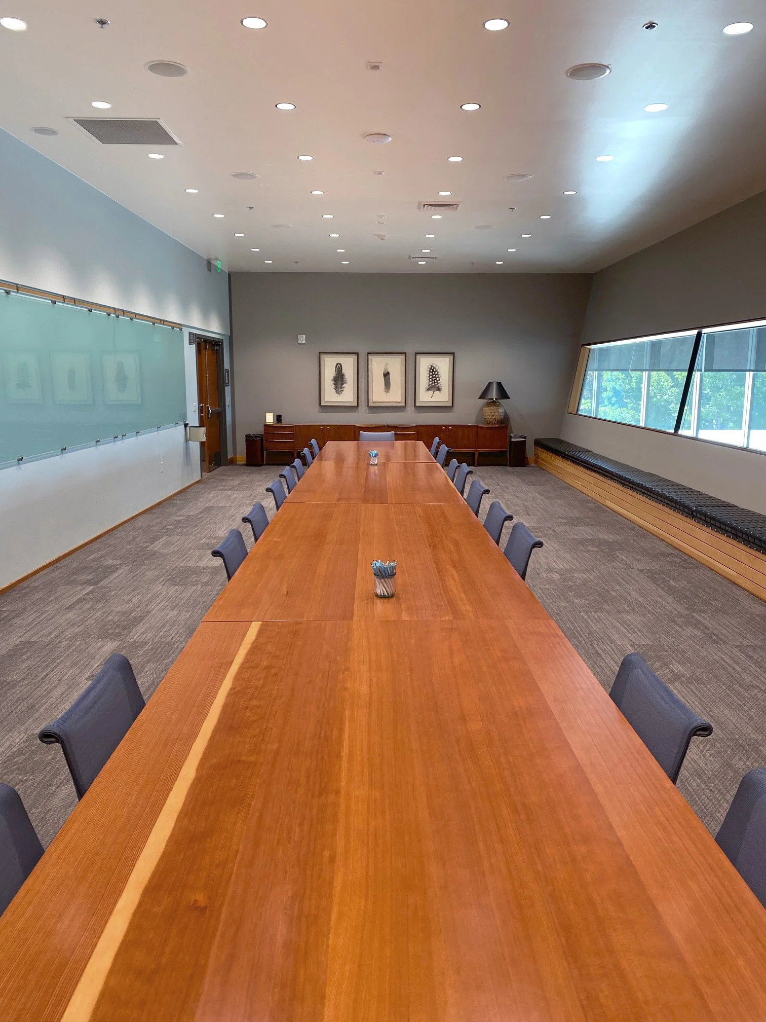 conference_table_01.jpeg