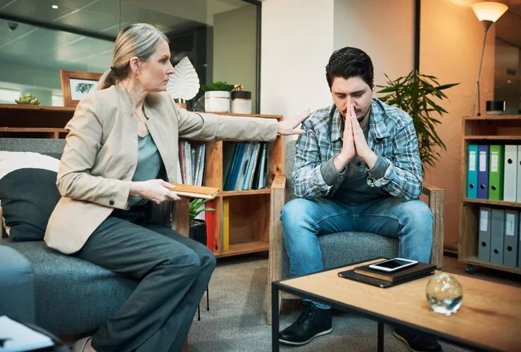 Enneagram Therapy vs. Enneagram Coaching: Understanding the Real Difference