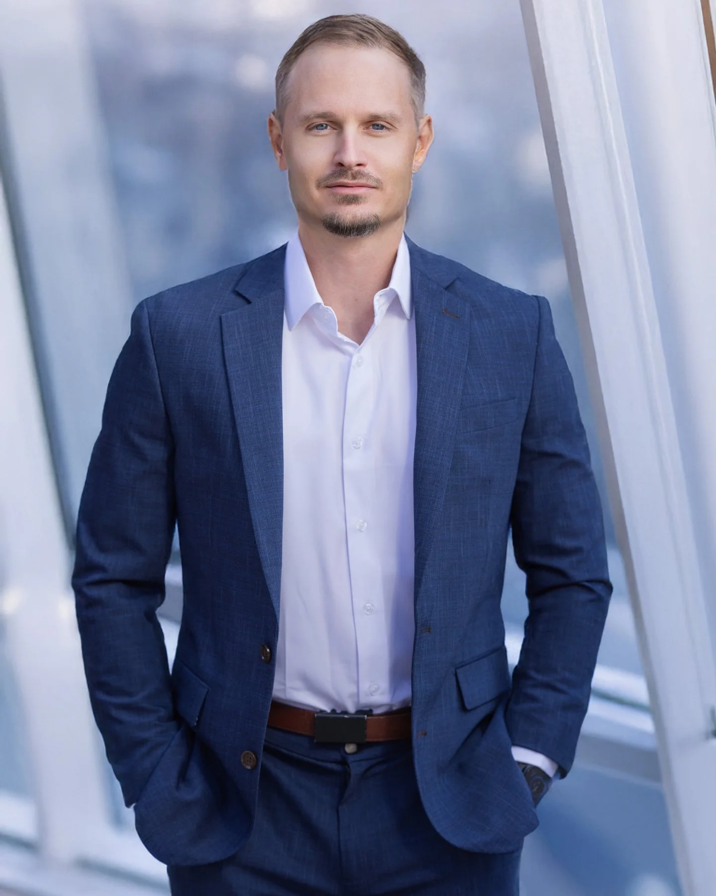 👔📸 Your Image Is Your First Promotion 📸👔
You&rsquo;ve put in the hours. You&rsquo;ve earned the experience. Now it&rsquo;s time your professional image reflects the authority you&rsquo;ve built.
At The Trolley Studio, we create executive headshot