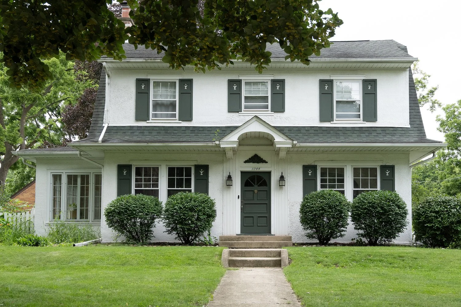 1044 Center Ave.