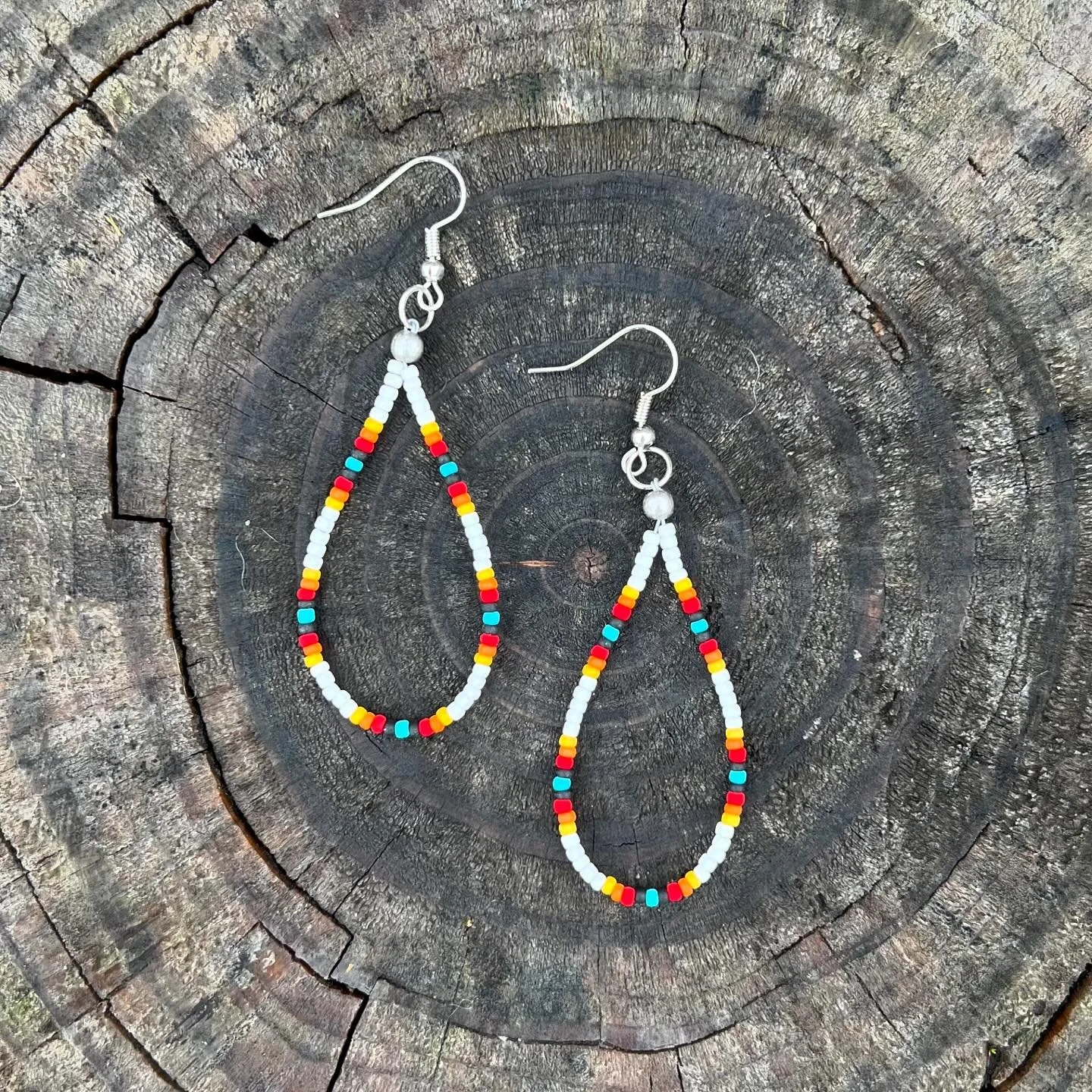 These make great stocking stuffers! 
This pair is $10 plus shipping
www.livewireart.com
#livewireart #livewirehorses #stockingstuffers