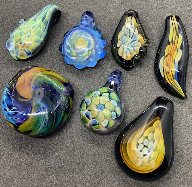 Glass pendants with Fume