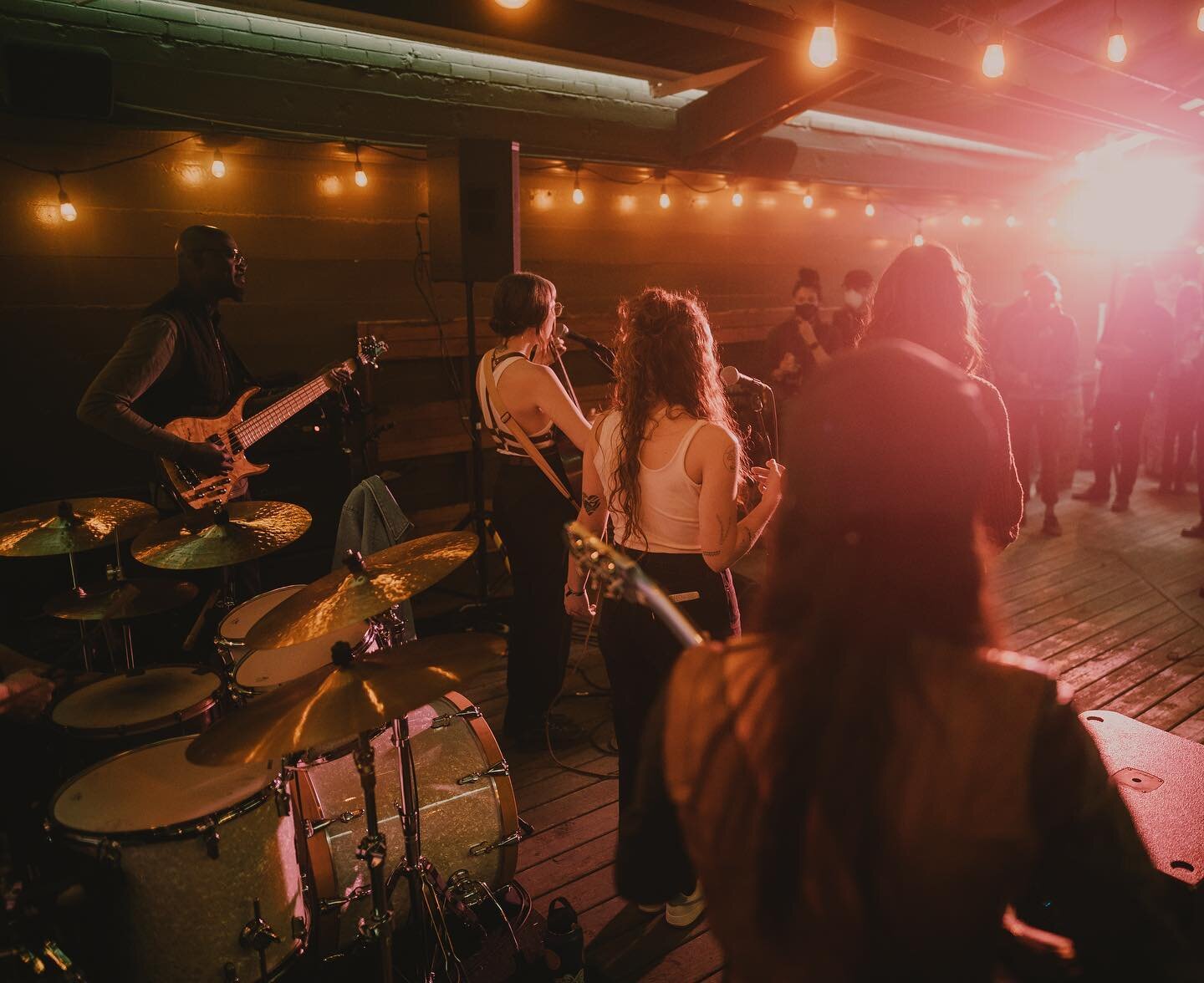 @bigwinterclassic was super rad ✌️ 

It was such a pleasure playing with these beautiful humans, can&rsquo;t wait to pull together some more full band shows and keep this magic going!

📸: @aronjamesphotos