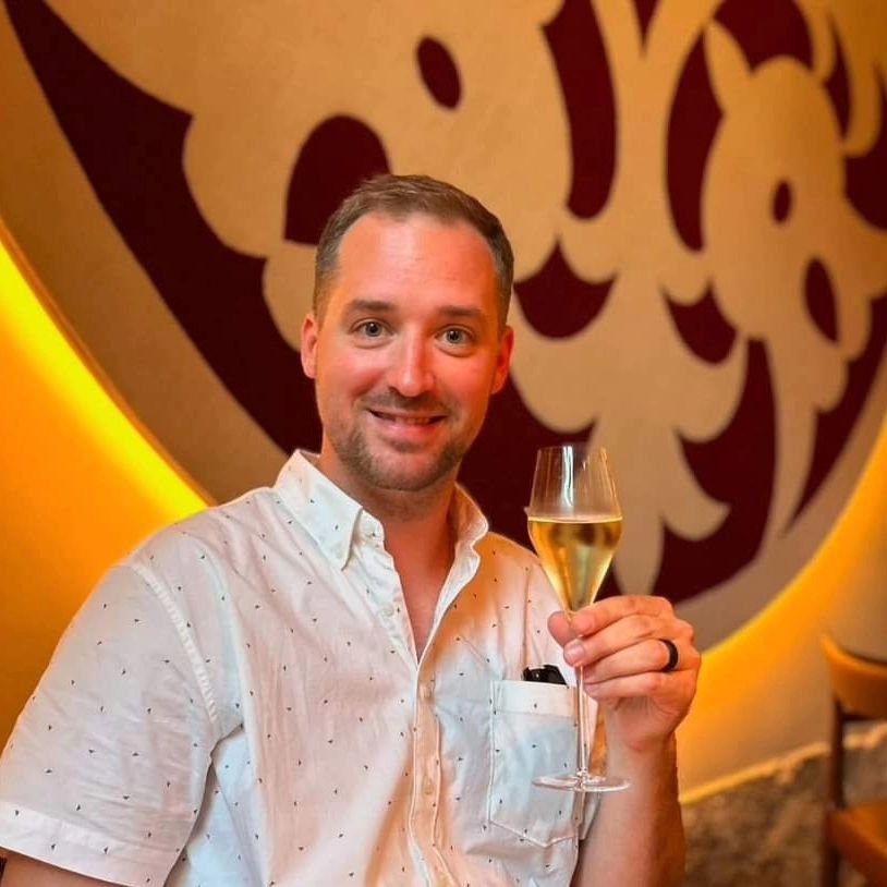Stopped at @almadelisboa while I was in Portugal. 2 Michelin Star and it was an experience! Location was central to alot in Lisbon, ambience was on par with a high end spot. Staff was very attentive and thorough. Also, staff was on top of everything 
