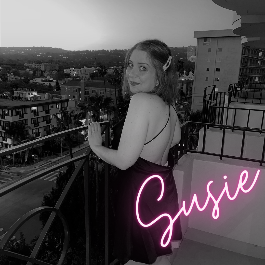      

 
   Hi! I’m Susie Weinstein Davies and I live in Los Angeles. Life before chemotherapy? I was kind of on-top of the world, or so I thought. My husband and I were only eight months into marriage and we’re truly in newlywed bliss. I had just le