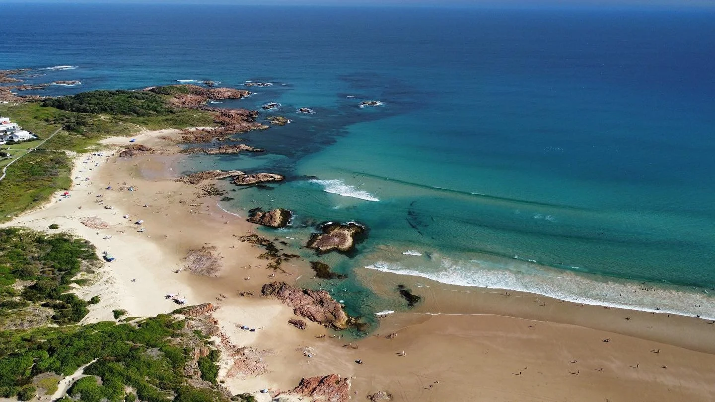Whoa! Anna Bay 😍😍😍😍😍 #psiloveyou #portstephens #accommodation #petfriendly #nswmidnorthcoast #beachhouse #sanddunes #sunsets #birubibeach #familyholiday #annabay #beachdays #airbnb #airbnbpetfriendly #traveloz #dogfriendly #nelsonbayaccommodatio