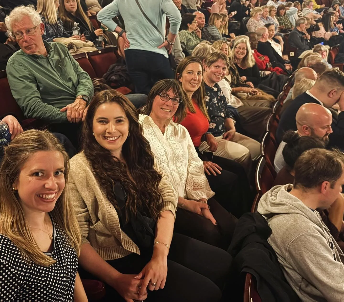Last Friday Miss Chloe and some of our wonderful tap ladies took a trip to see Top Hat 🎩 @southbankcentre 👯&zwj;♀️ 

#dancefirst #theatretrip #tapdancing #tophat #dance #leatherheaddancers