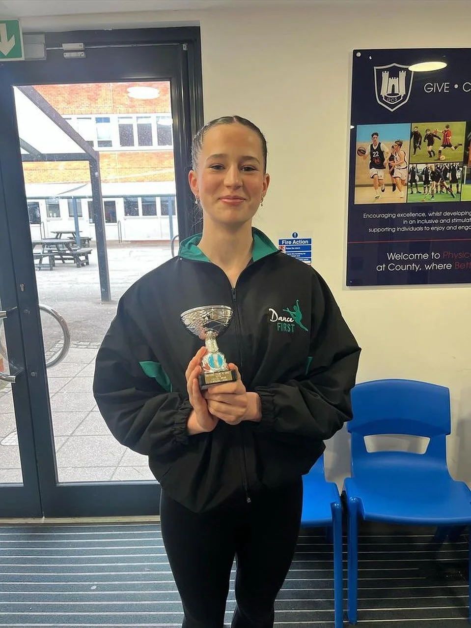 Congratulations to Hannah who achieved a DISTINCTION in her @istddance Intermediate Modern Exam 🥳👏🏻 WELL DONE! 

#dancefirst #danceexams #istdmodern #istd #moderntheatre #dance #exams #leatherheaddancers #leatherhead #fetcham #bookham