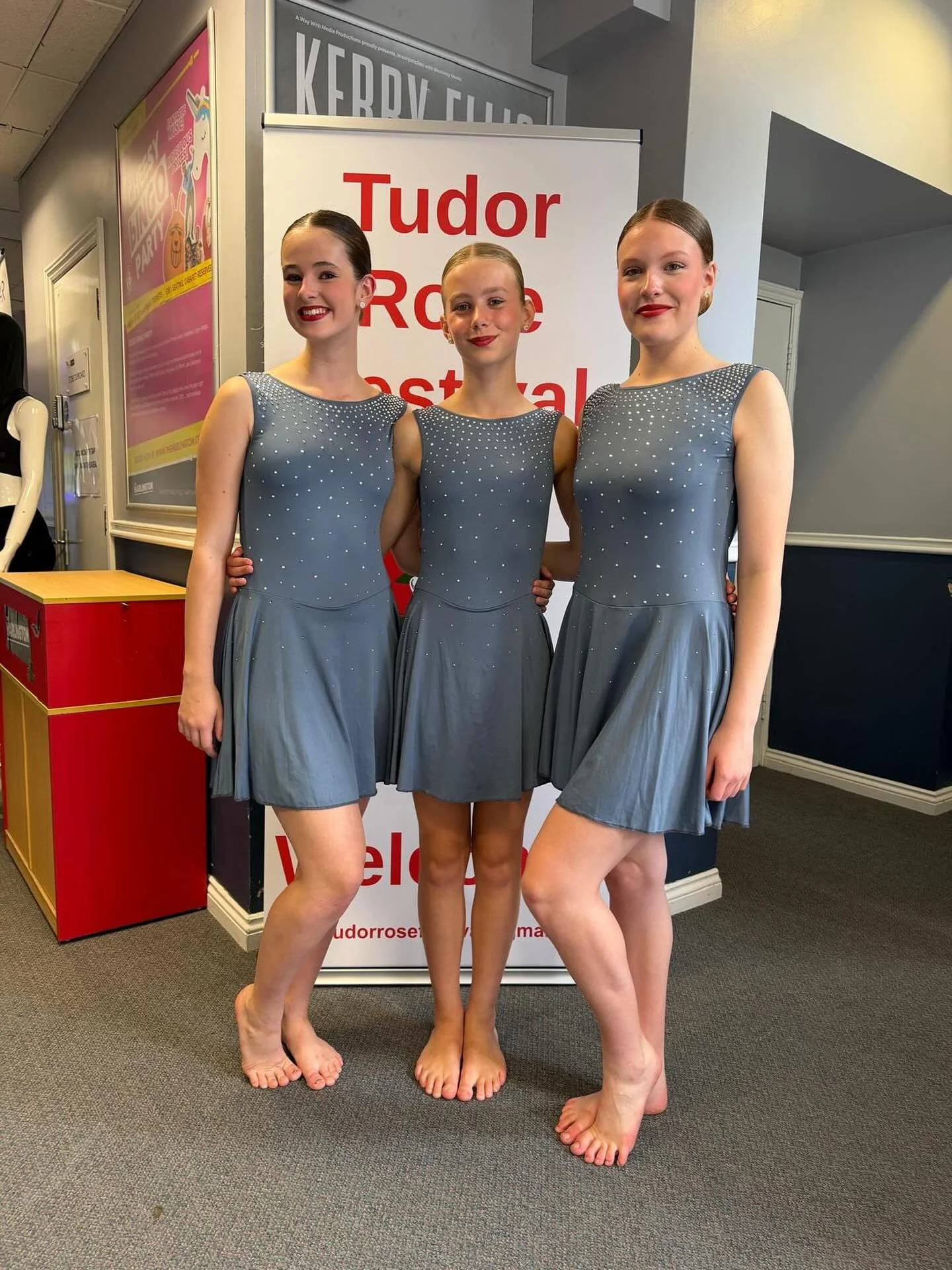 Our beautiful new lyrical trio 🩶 well done girls for a fantastic performance at Tudor Rose Festival and thank you to @hannah.b_dance for her wonderful choreography 👏🏻🙌🏻

#dancefirst #dancefestivals #lyrical #lyricaltrio #inters #choreography #le