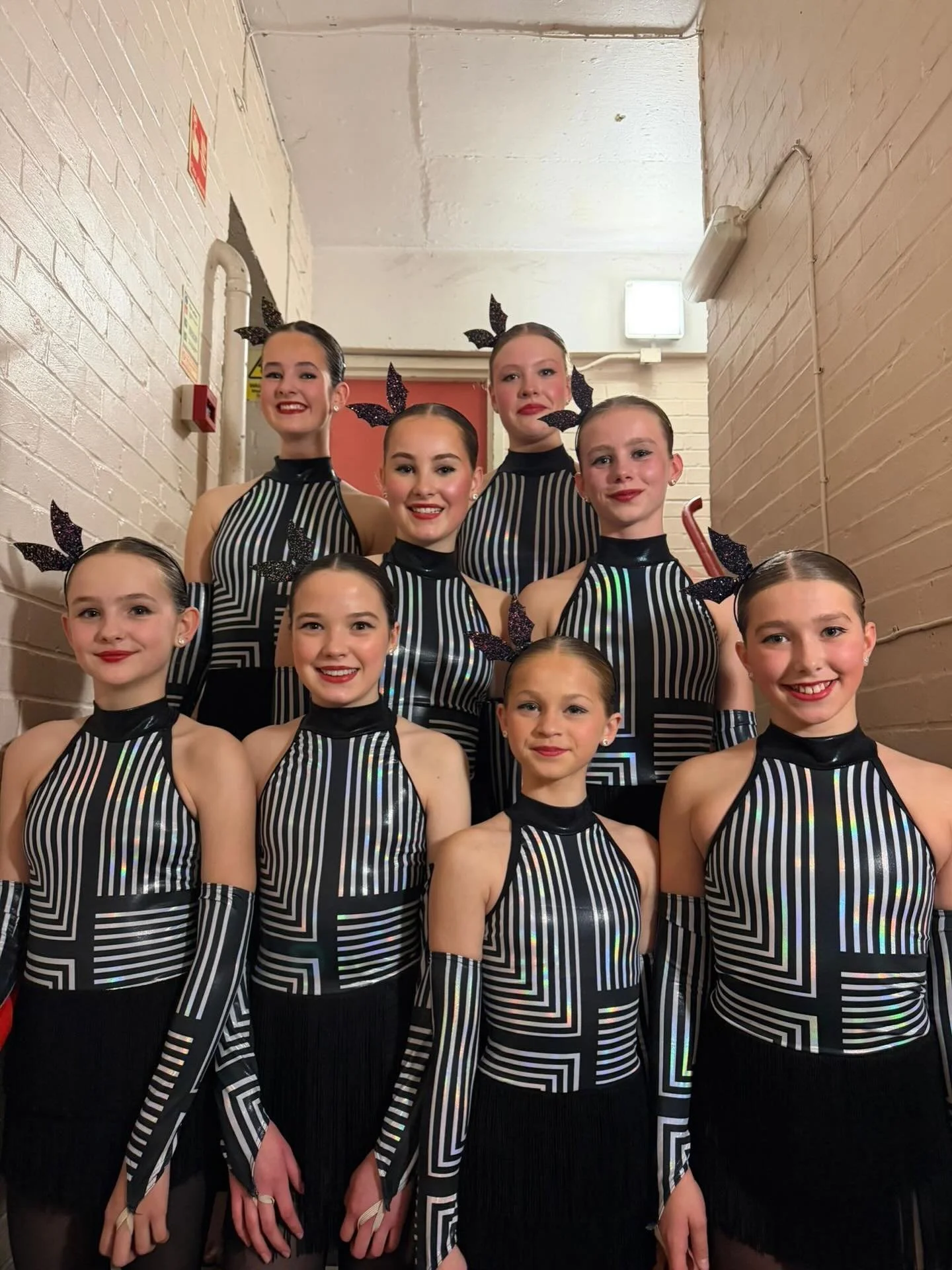 ⭐️ Inter Jazz Small Group @wokingdancefestival 

Well done to our Inter jazz group 🙌🏻 and a warm welcome to Annie who has joined the team! A super performance #teamdf 🫶🏻

#dancefirst #leatherheaddancers #jazzdance #intergroup