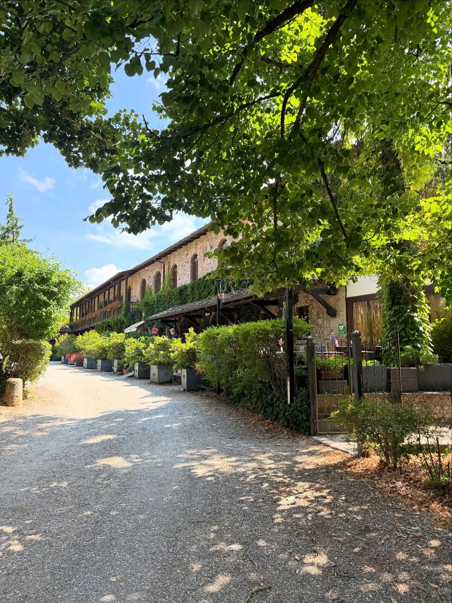 Italy so far 🧡
After the weeks of cutting pre photoshoot and the craziness of preparing to open a new business, this break is paradise. 
Adventures around the Italian countryside, family time and time with my ❤️ as well as all the pizza, pasta and