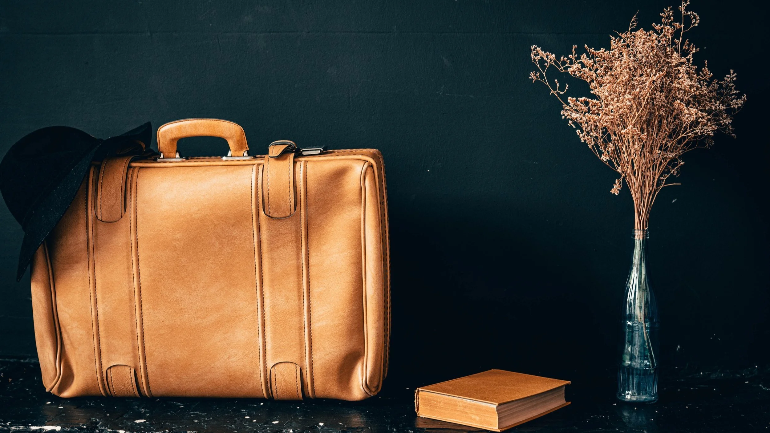 3 Signs Your Date Has Emotional Baggage