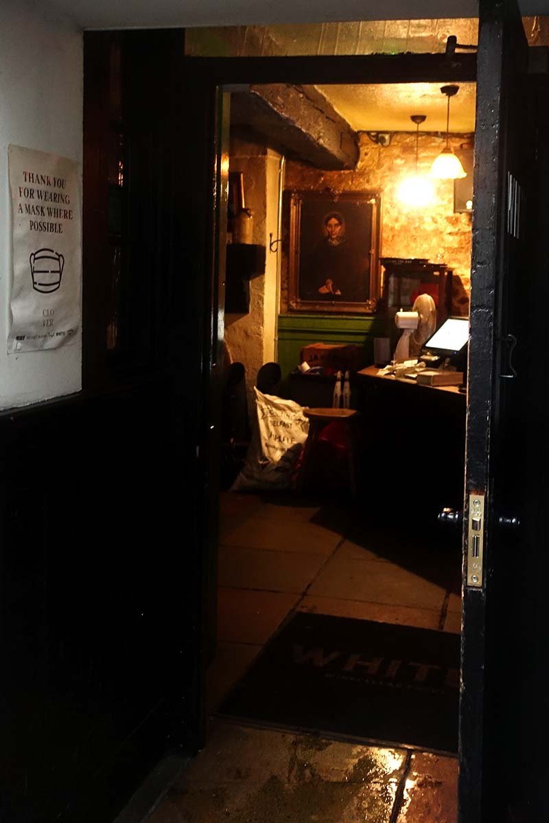 White's Tavern - Belfast pub