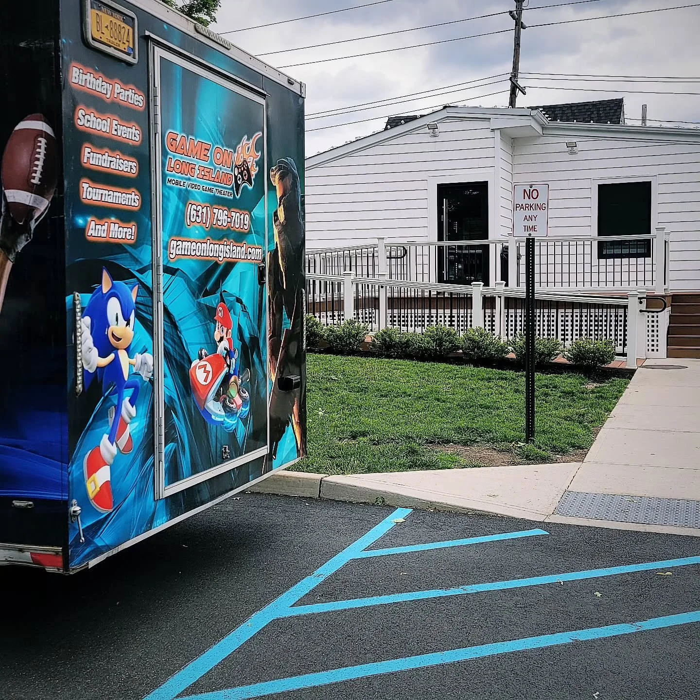 Friday: Video Game Truck Night is Back @mickeys_ice_cream with @gameonlongisland mobile video game truck on-site!!

Reserve your gaming spot for the 5-7pm session that includes every thing for the perfect night with friend:

+ Supervised play
+ Pizza