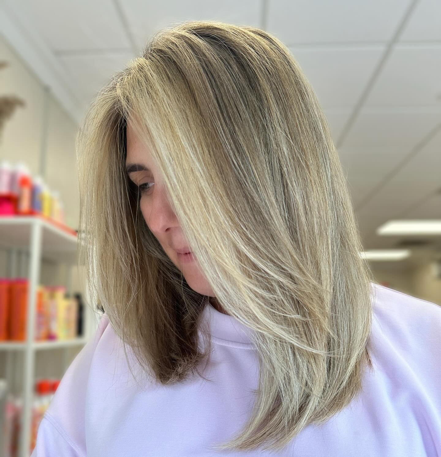 Sunny days ☀️
.
.
#manechick #maneonmain #manesalonnj #njhairstylist #njhairsalon #blondebalayage