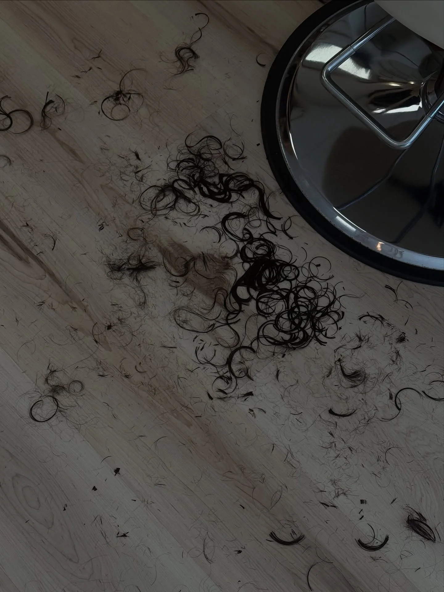 They say hair holds memories&hellip; 👋🏼

.

#haircut #haircutting #salon #hairstylist #saloncontent #freshhaircut #haircutinspo #dayinthelife #newjersey #njsalon