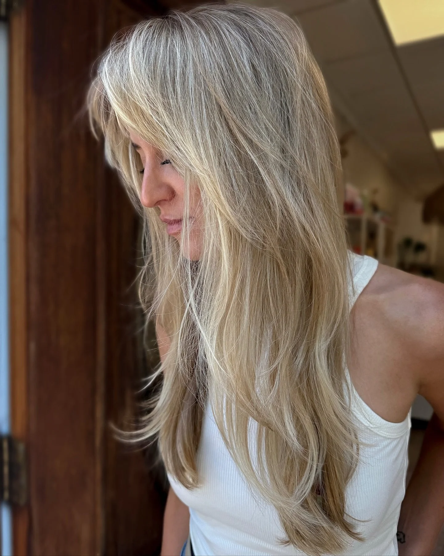 texturized + customized blonde moment ⚡️

.

#blonde #blondehair #blondeinspo #texturedhaircut #faceframe #layeredhaircut #haircutinspo #salon #hairsalon #njhairstylist