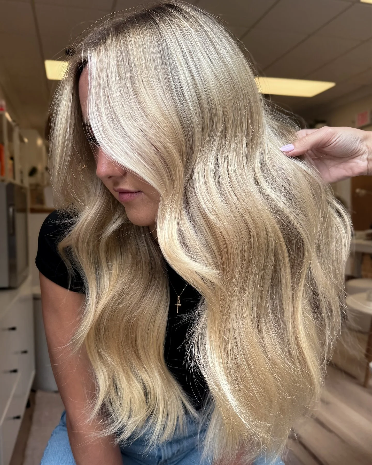 mane character ❤️&zwj;🔥

.

#blonde #blondie #blondeinspo #blondegoals #blondehair #highlights #hairextensions #hairgoals #haircolorinspo #fallblonde #fallhair #salon #detailshot