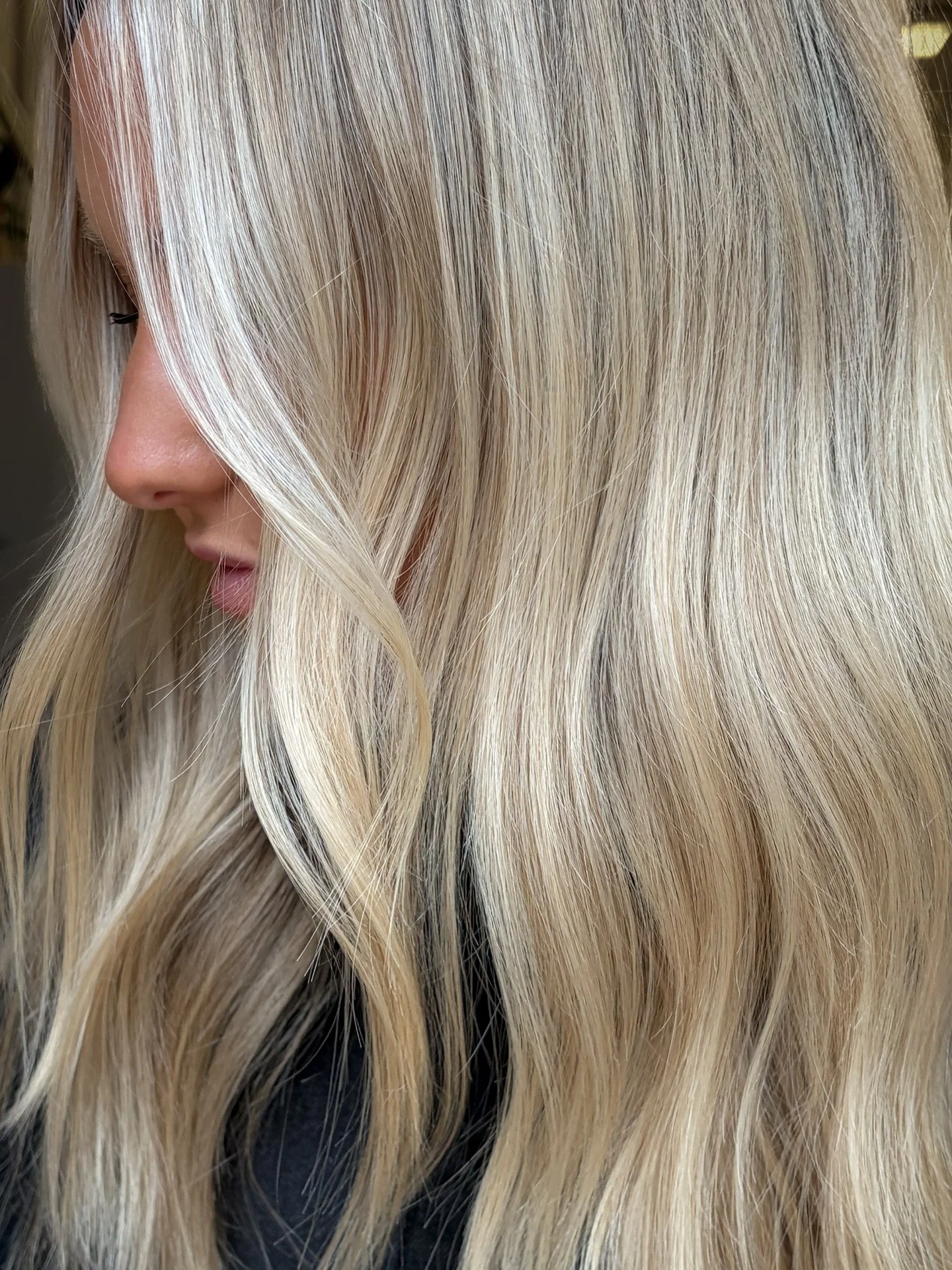 Winter brightness, delivered. ❄️

.

#blonde #blondeinspo #blonding #hairinspo #haircolor #salon #hairstylist #smallbusiness #highlighting #redkenshadeseq #holidayhair #winterhairinspo