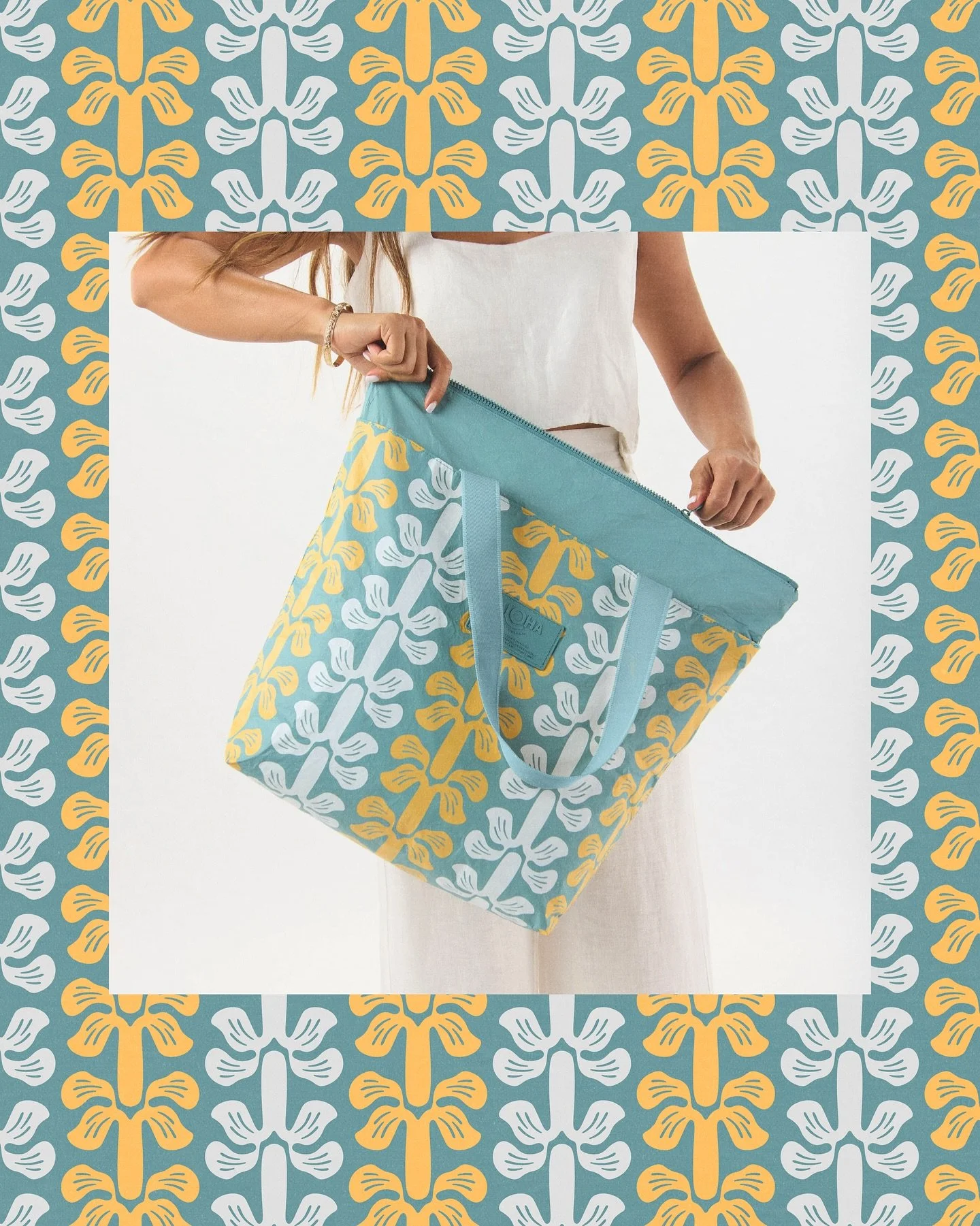 Fun little puakinikini illustration we did for the fab team over @alohacollection 

The name puakenikeni (&ldquo;ten-cent flower&rdquo;) refers to the lei made from the flower, which was commonly sold for ten cents in Hawaiʻi in the early 1900s. 

In