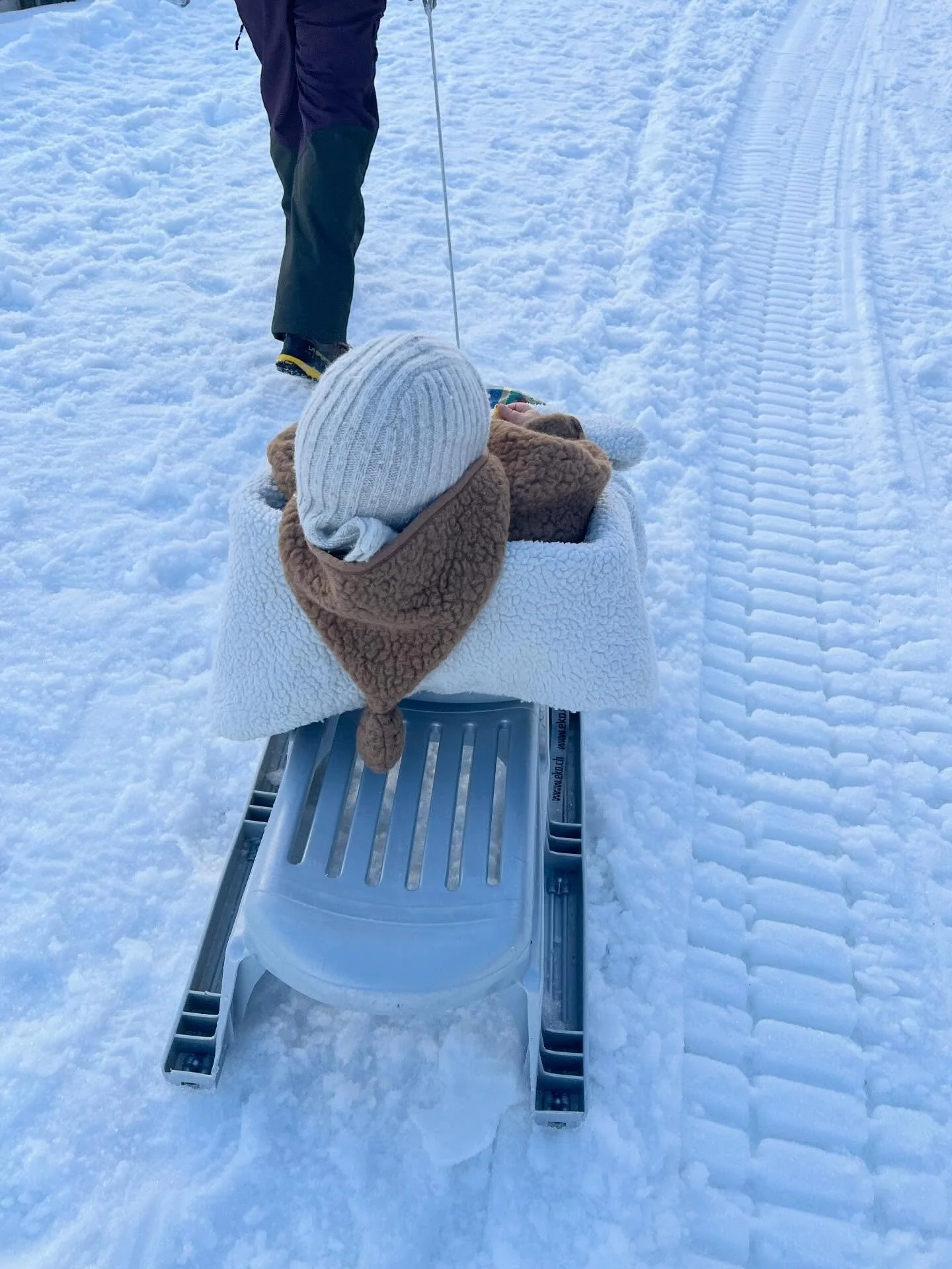 For 35 years, this place has held so many memories&hellip; but seeing it now through the eyes of our little boy makes it feel entirely new, deeper, and even more meaningful 🫶🏻 

Up here, everything slows down. No cars, no noise, no rushing from one