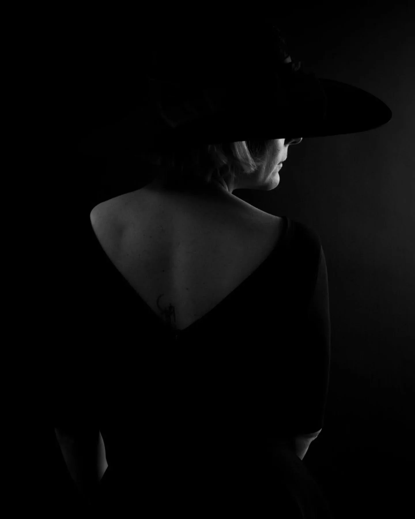 A more technical course this time, using strong contrast between light and shadow for a Film Noir shoot at @bassetlawmuseum.

Jenny was an amazing model and the group produced some  incredible images (not so easy narrowing it down for this post).

We